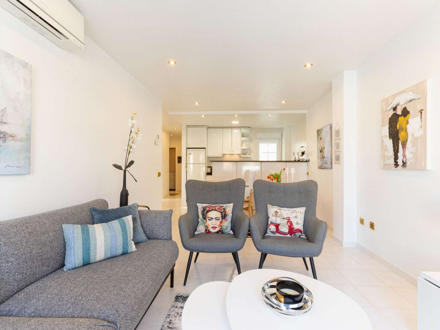 PENTHOUSE EXCLUSIF À 100 M DE LA PLAGE DE LOS LOCOS À TORREVIEJA – 3 CHAMBRES, CHAUFFAGE PAR LE SOL ET PRÊT À EMMÉNAGER