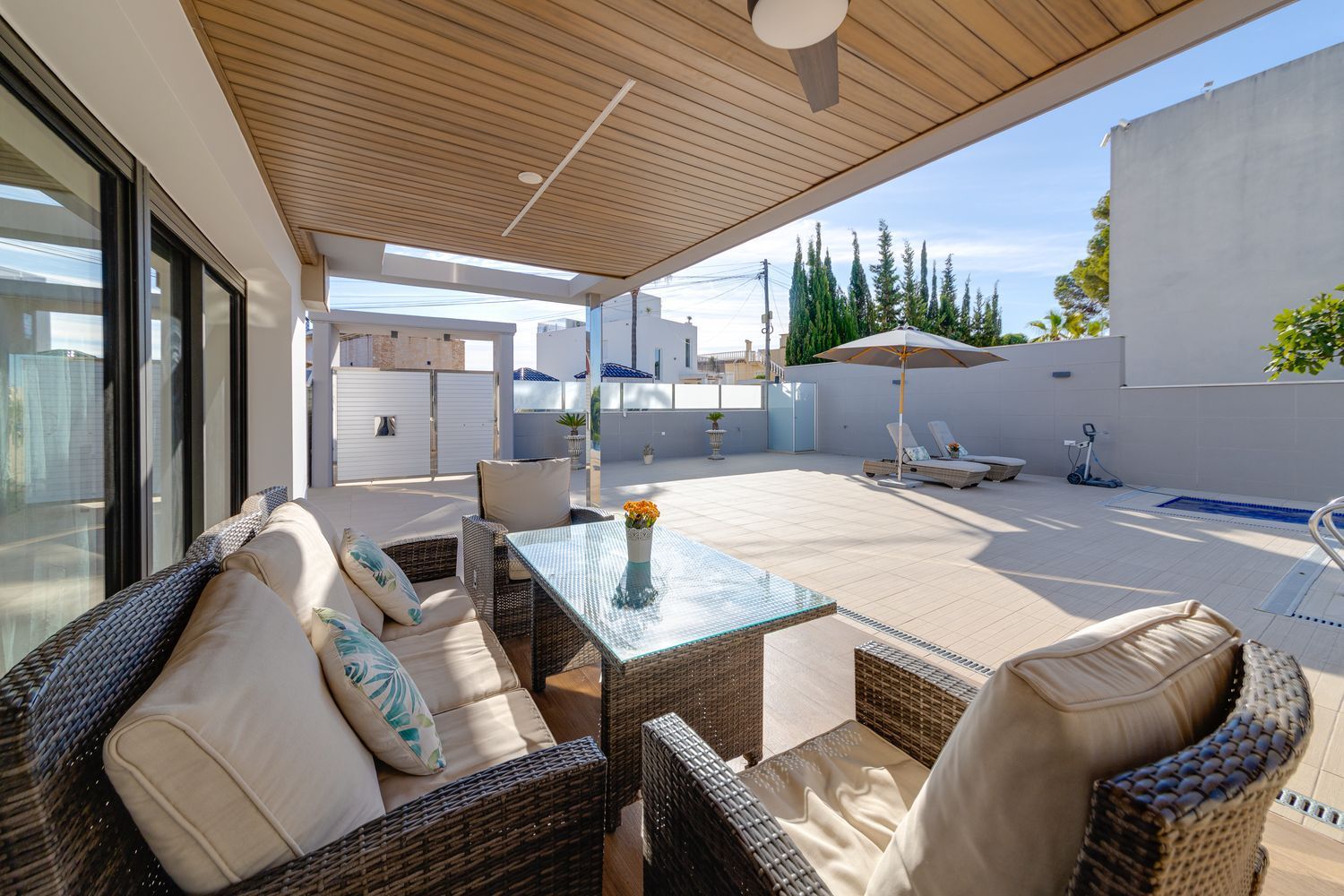 LUXURY VILLA IN TORREVIEJA – CONTEMPORARY DESIGN, SMART TECHNOLOGY AND ABSOLUTE COMFORT