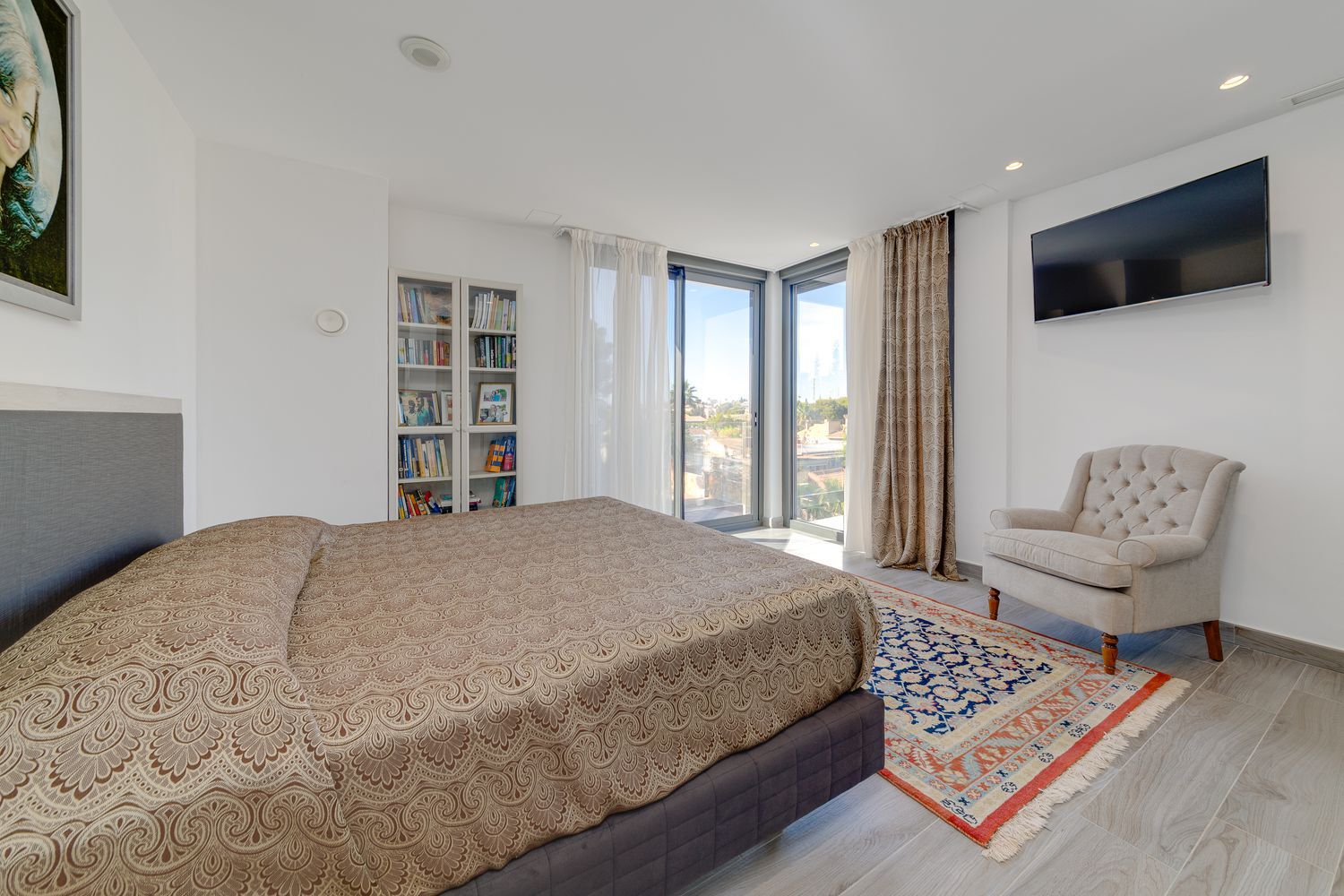 LUXURY VILLA IN TORREVIEJA – CONTEMPORARY DESIGN, SMART TECHNOLOGY AND ABSOLUTE COMFORT