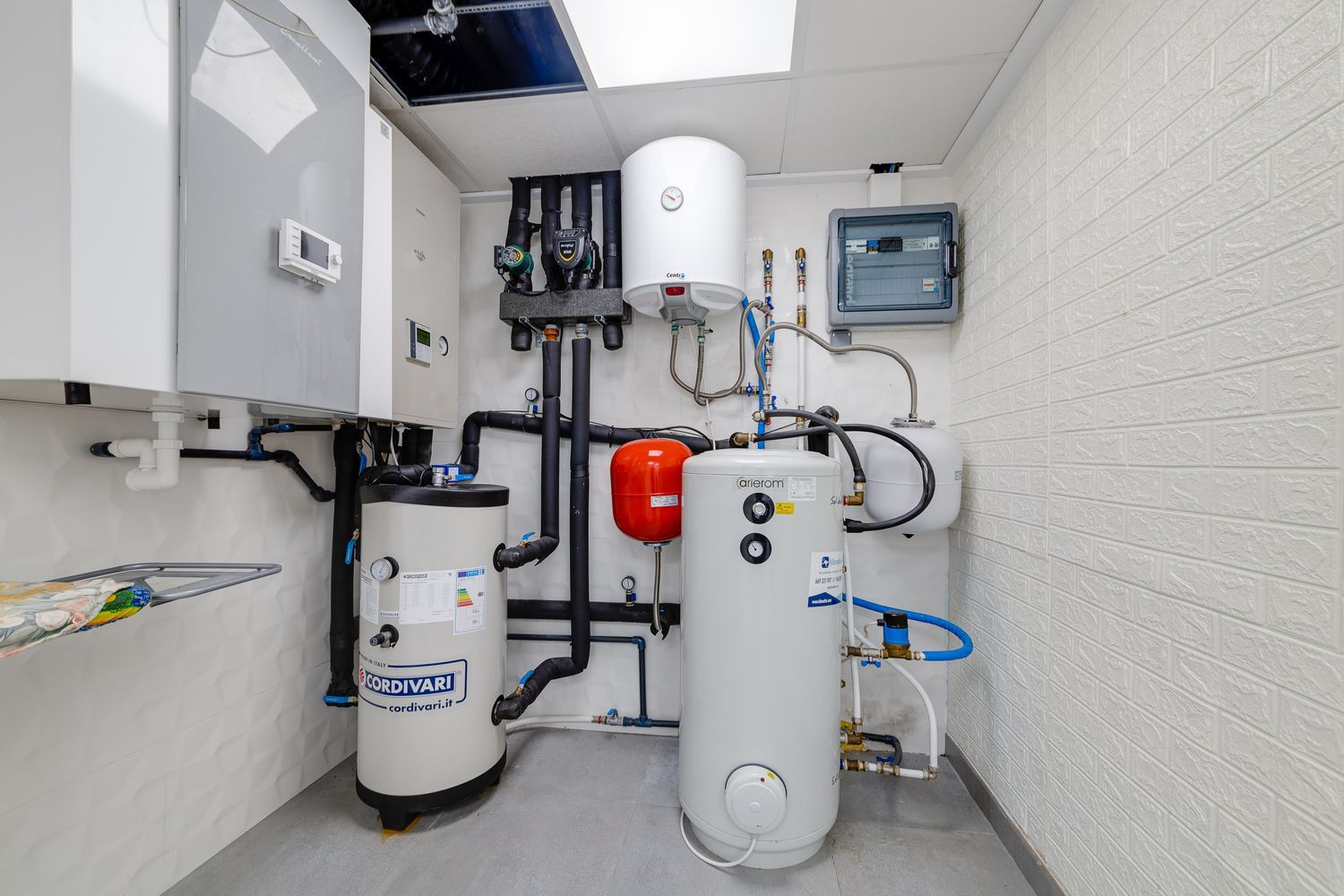 LUXURY VILLA IN TORREVIEJA – CONTEMPORARY DESIGN, SMART TECHNOLOGY AND ABSOLUTE COMFORT