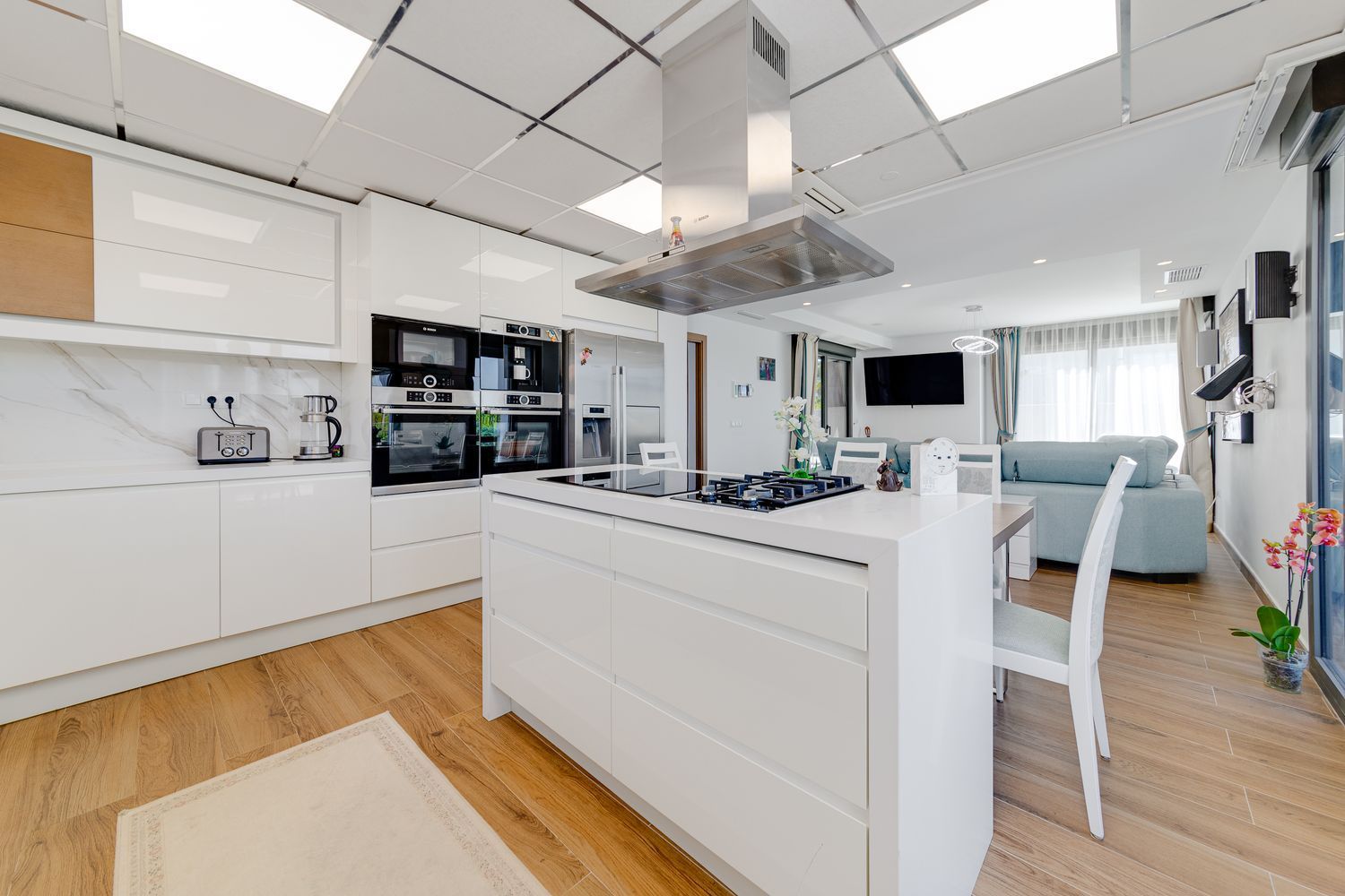 LUXURY VILLA IN TORREVIEJA – CONTEMPORARY DESIGN, SMART TECHNOLOGY AND ABSOLUTE COMFORT