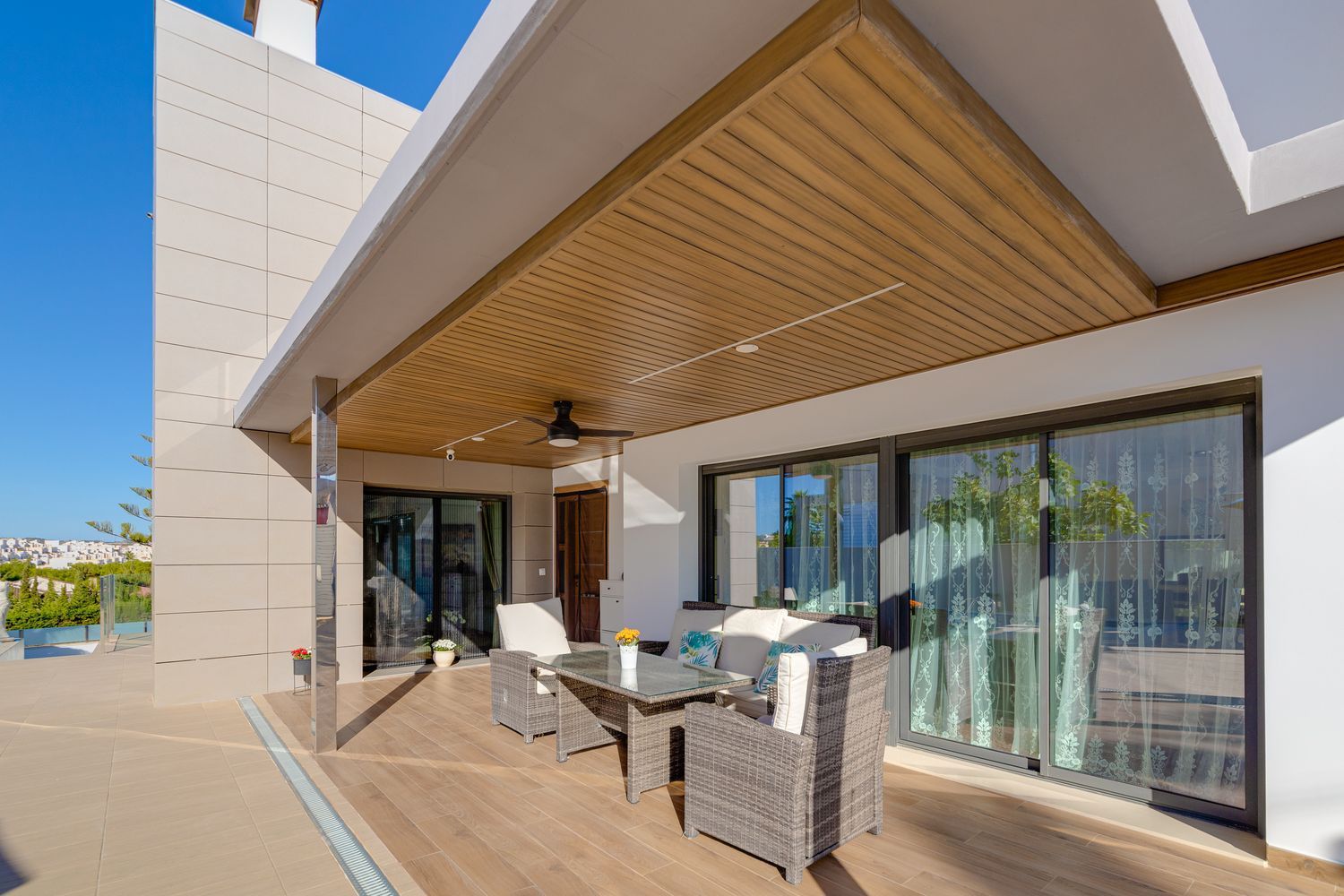 LUXURY VILLA IN TORREVIEJA – CONTEMPORARY DESIGN, SMART TECHNOLOGY AND ABSOLUTE COMFORT