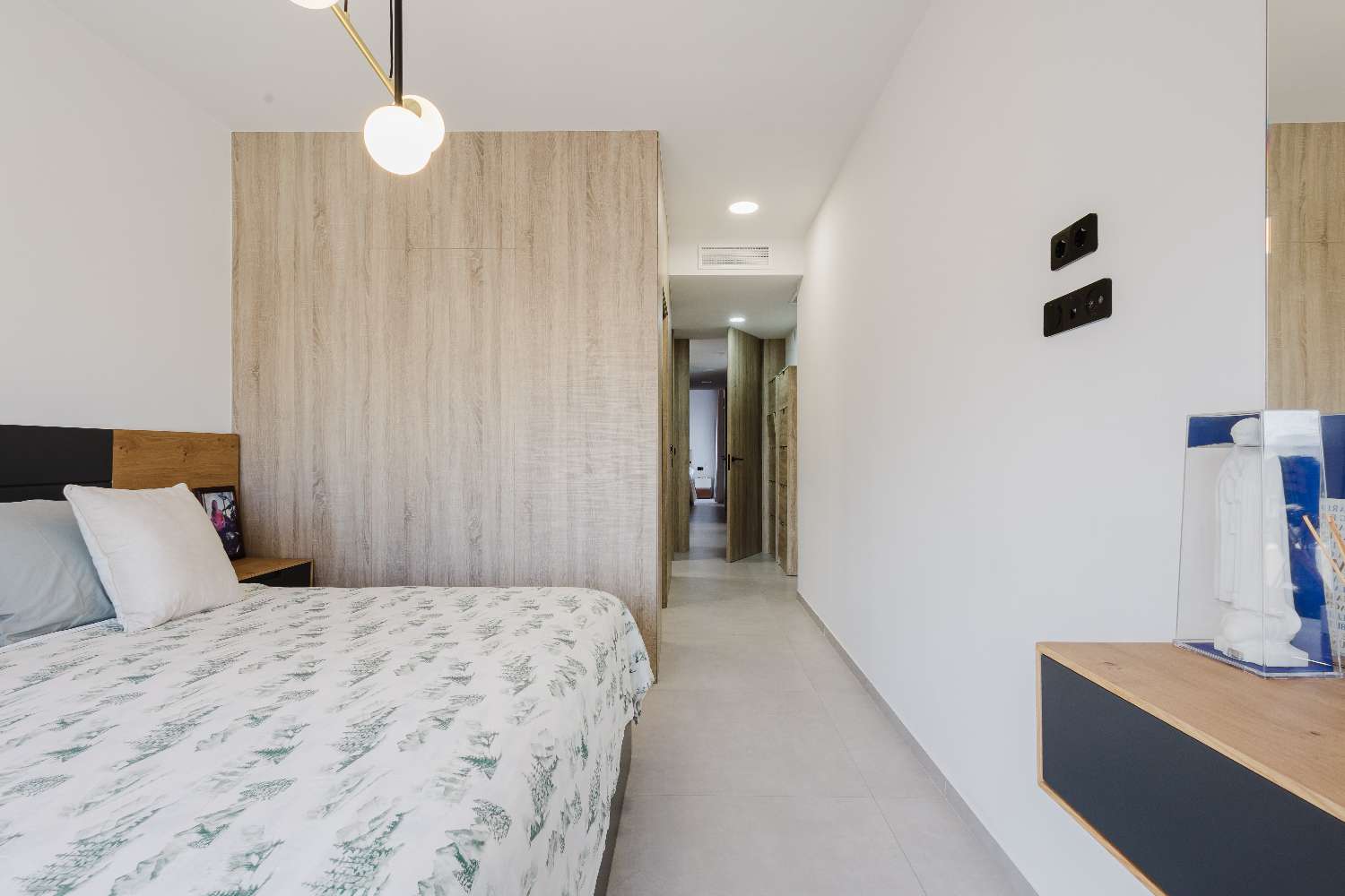 LUKSUSHUVILA YKSITYISELLÄ UIMA-ALLAALLA LA FINCA GOLF RESORTISSA – MODERNI MUOTOILU JA ETELÄSUUNTAINEN SUUNTA