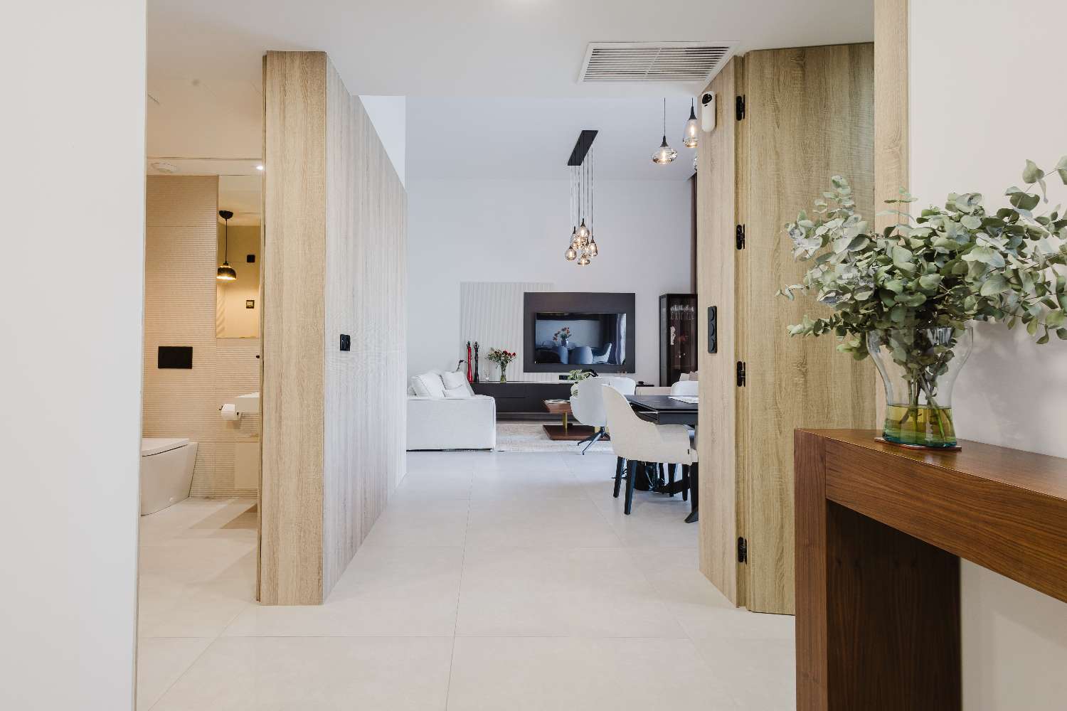 LUKSUSHUVILA YKSITYISELLÄ UIMA-ALLAALLA LA FINCA GOLF RESORTISSA – MODERNI MUOTOILU JA ETELÄSUUNTAINEN SUUNTA