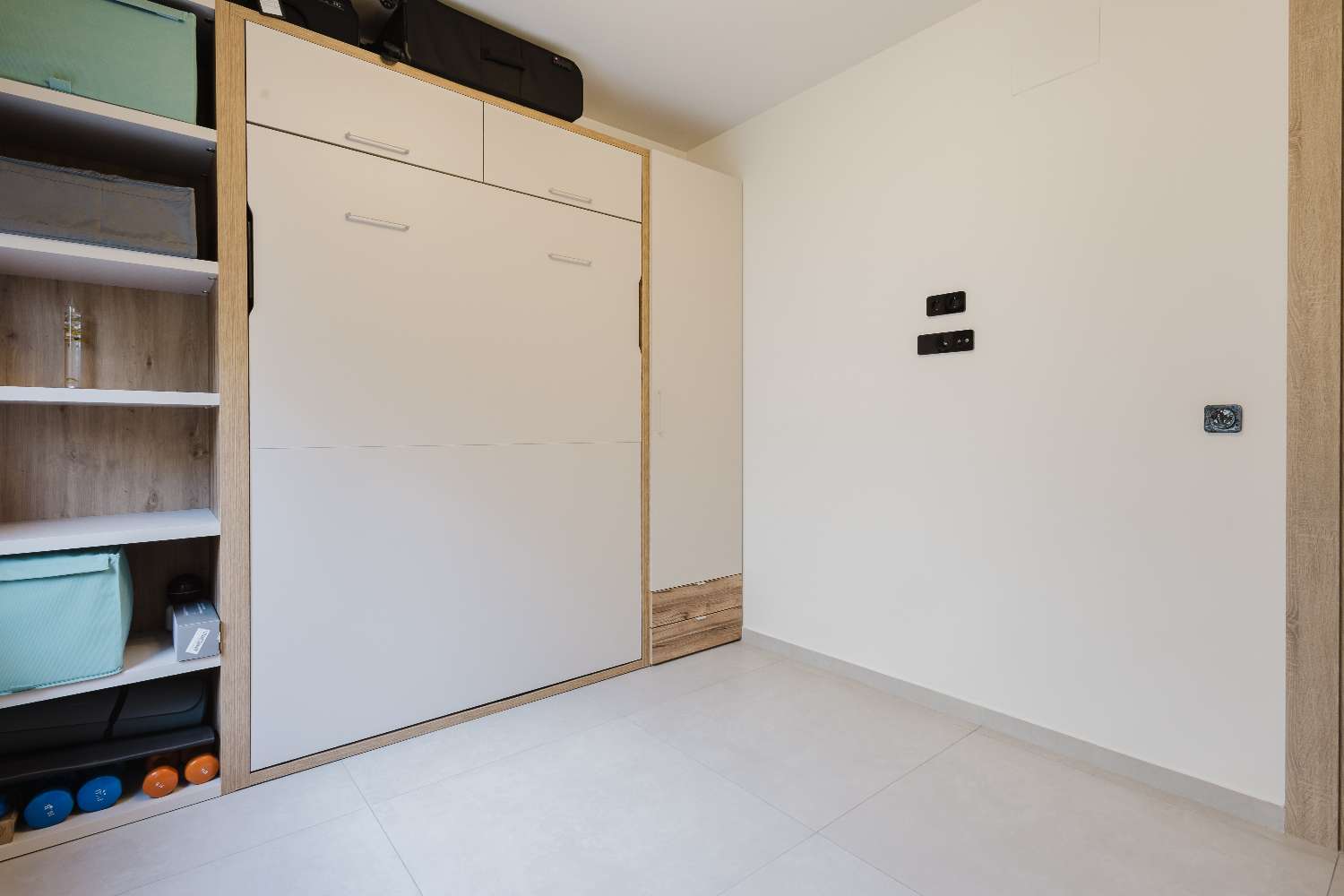 LUKSUSHUVILA YKSITYISELLÄ UIMA-ALLAALLA LA FINCA GOLF RESORTISSA – MODERNI MUOTOILU JA ETELÄSUUNTAINEN SUUNTA