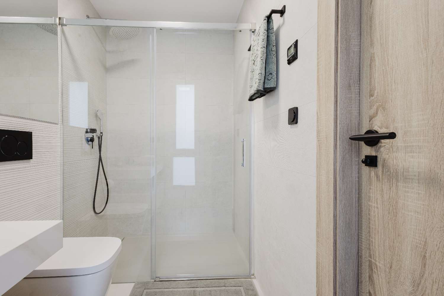 LUKSUSHUVILA YKSITYISELLÄ UIMA-ALLAALLA LA FINCA GOLF RESORTISSA – MODERNI MUOTOILU JA ETELÄSUUNTAINEN SUUNTA