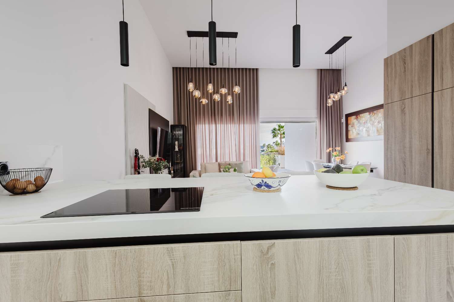 LUKSUSHUVILA YKSITYISELLÄ UIMA-ALLAALLA LA FINCA GOLF RESORTISSA – MODERNI MUOTOILU JA ETELÄSUUNTAINEN SUUNTA