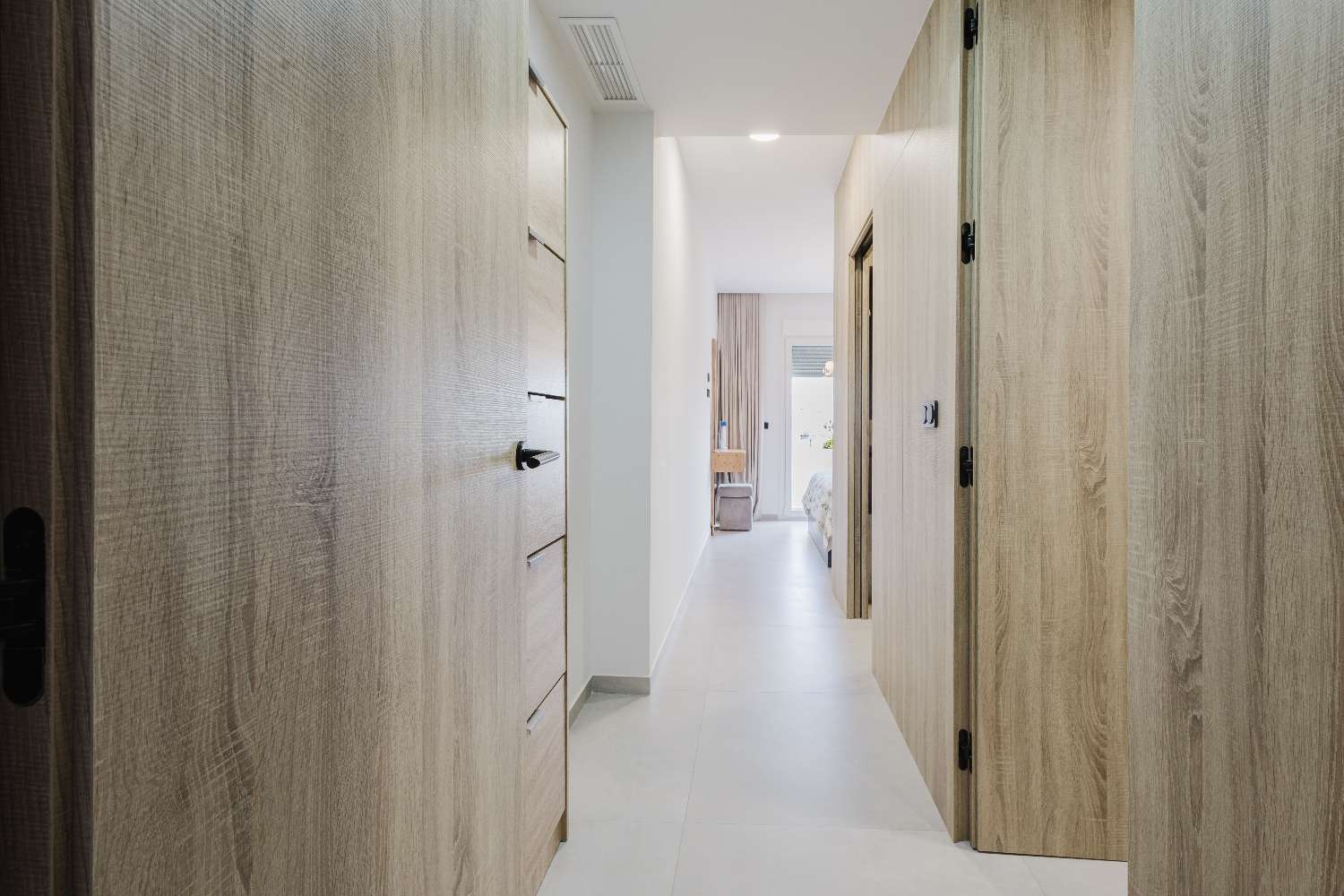 LUKSUSHUVILA YKSITYISELLÄ UIMA-ALLAALLA LA FINCA GOLF RESORTISSA – MODERNI MUOTOILU JA ETELÄSUUNTAINEN SUUNTA