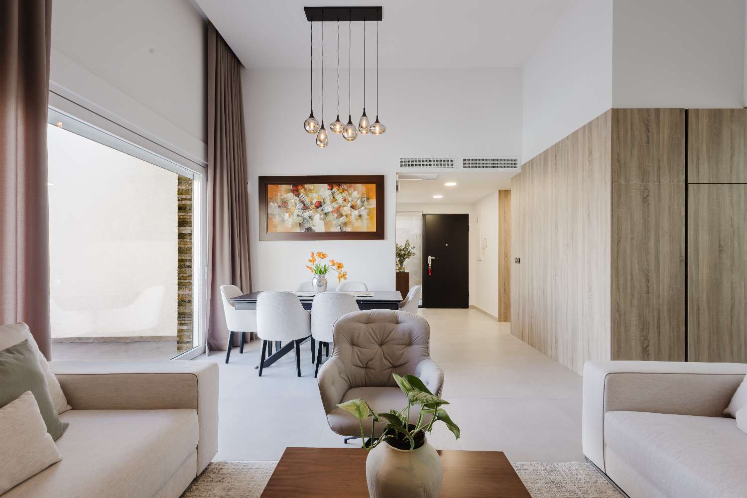 LUKSUSHUVILA YKSITYISELLÄ UIMA-ALLAALLA LA FINCA GOLF RESORTISSA – MODERNI MUOTOILU JA ETELÄSUUNTAINEN SUUNTA