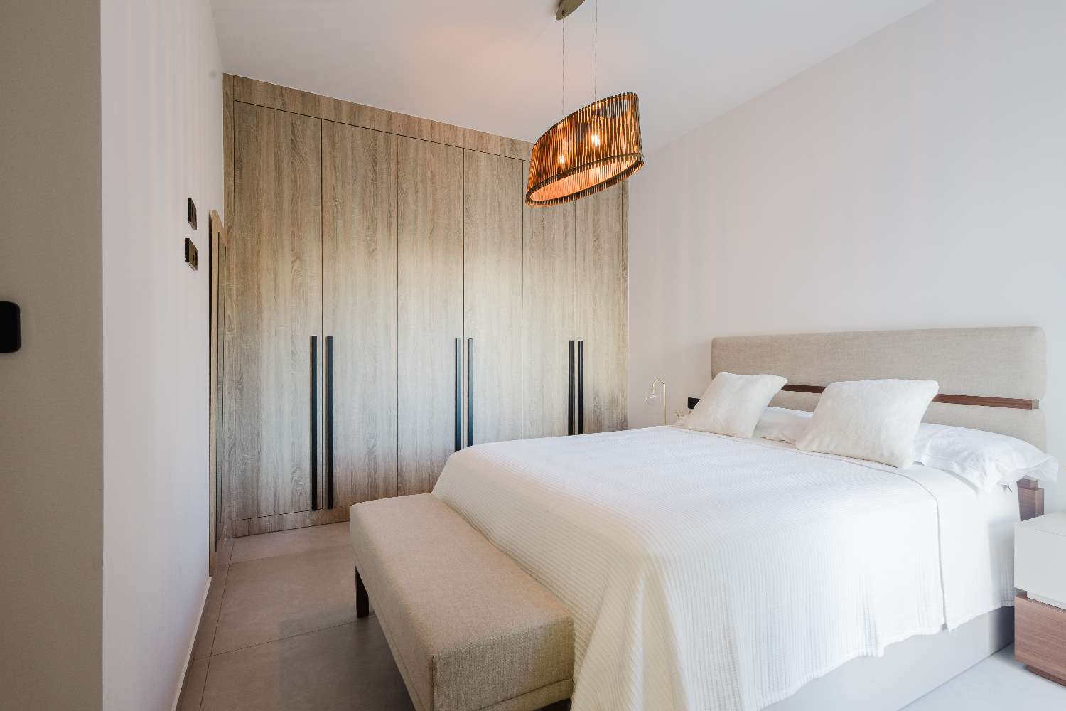 LUKSUSHUVILA YKSITYISELLÄ UIMA-ALLAALLA LA FINCA GOLF RESORTISSA – MODERNI MUOTOILU JA ETELÄSUUNTAINEN SUUNTA