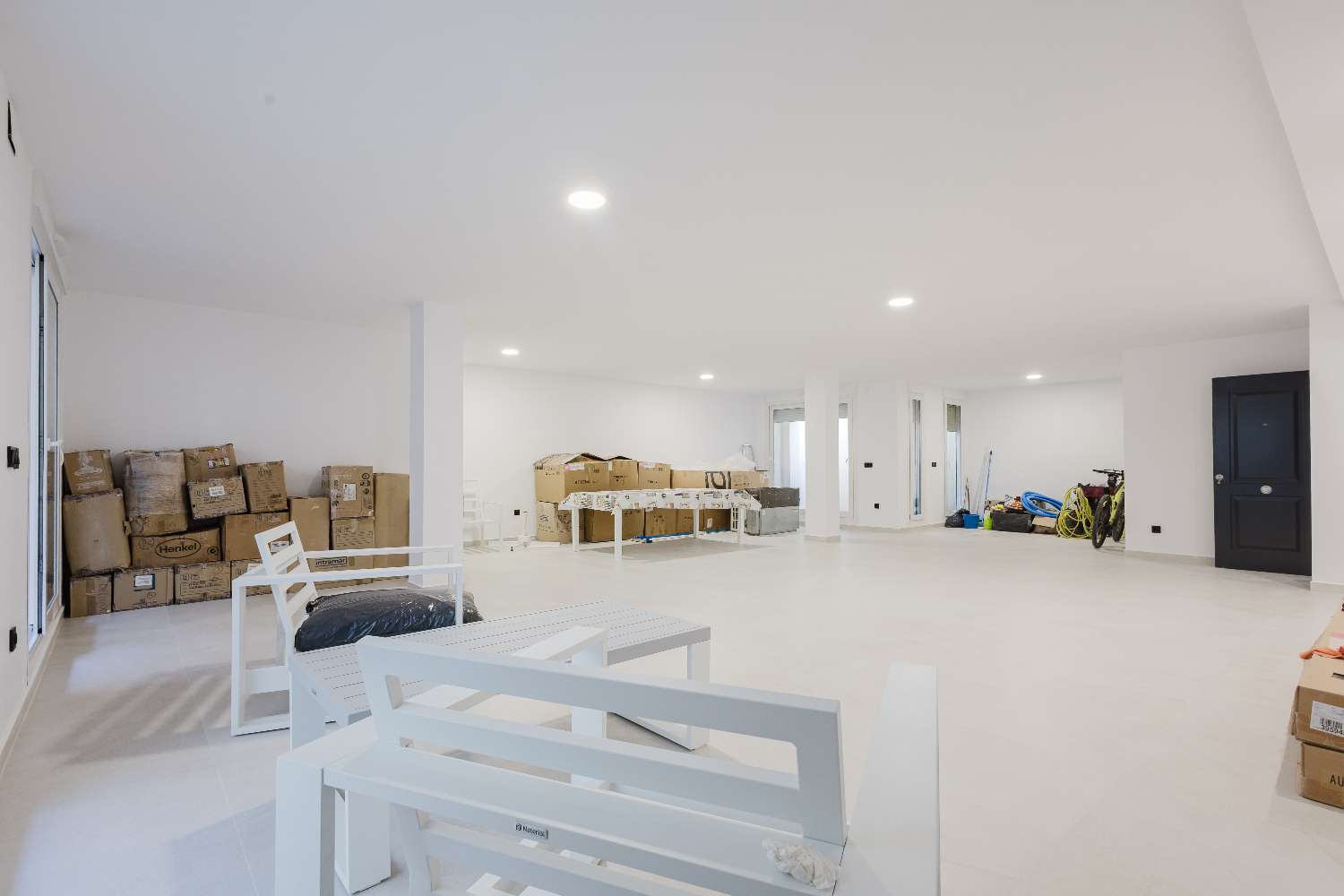 LUKSUSHUVILA YKSITYISELLÄ UIMA-ALLAALLA LA FINCA GOLF RESORTISSA – MODERNI MUOTOILU JA ETELÄSUUNTAINEN SUUNTA