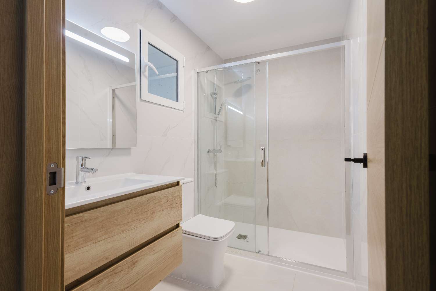 LUKSUSHUVILA YKSITYISELLÄ UIMA-ALLAALLA LA FINCA GOLF RESORTISSA – MODERNI MUOTOILU JA ETELÄSUUNTAINEN SUUNTA