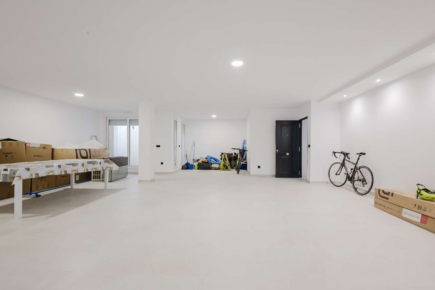 LUKSUSHUVILA YKSITYISELLÄ UIMA-ALLAALLA LA FINCA GOLF RESORTISSA – MODERNI MUOTOILU JA ETELÄSUUNTAINEN SUUNTA