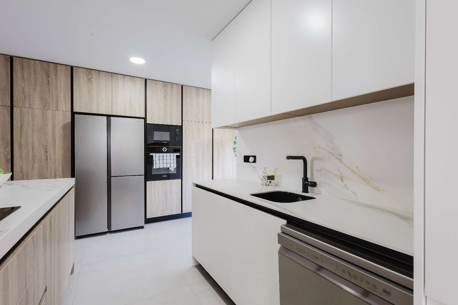 LUKSUSHUVILA YKSITYISELLÄ UIMA-ALLAALLA LA FINCA GOLF RESORTISSA – MODERNI MUOTOILU JA ETELÄSUUNTAINEN SUUNTA