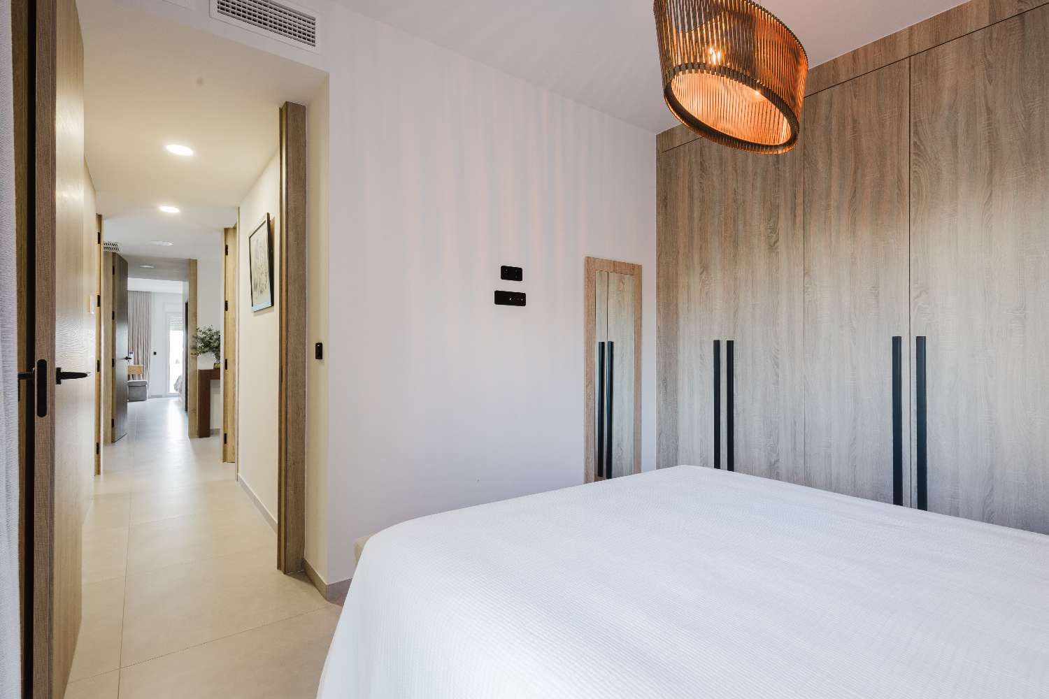 LUKSUSHUVILA YKSITYISELLÄ UIMA-ALLAALLA LA FINCA GOLF RESORTISSA – MODERNI MUOTOILU JA ETELÄSUUNTAINEN SUUNTA