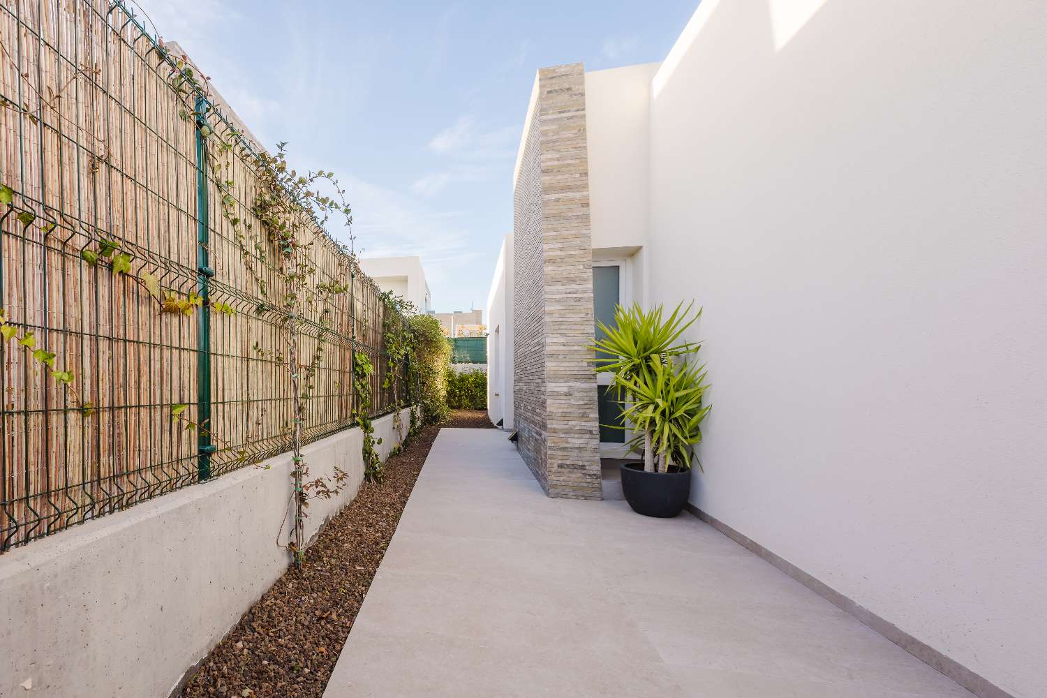 LUKSUSHUVILA YKSITYISELLÄ UIMA-ALLAALLA LA FINCA GOLF RESORTISSA – MODERNI MUOTOILU JA ETELÄSUUNTAINEN SUUNTA