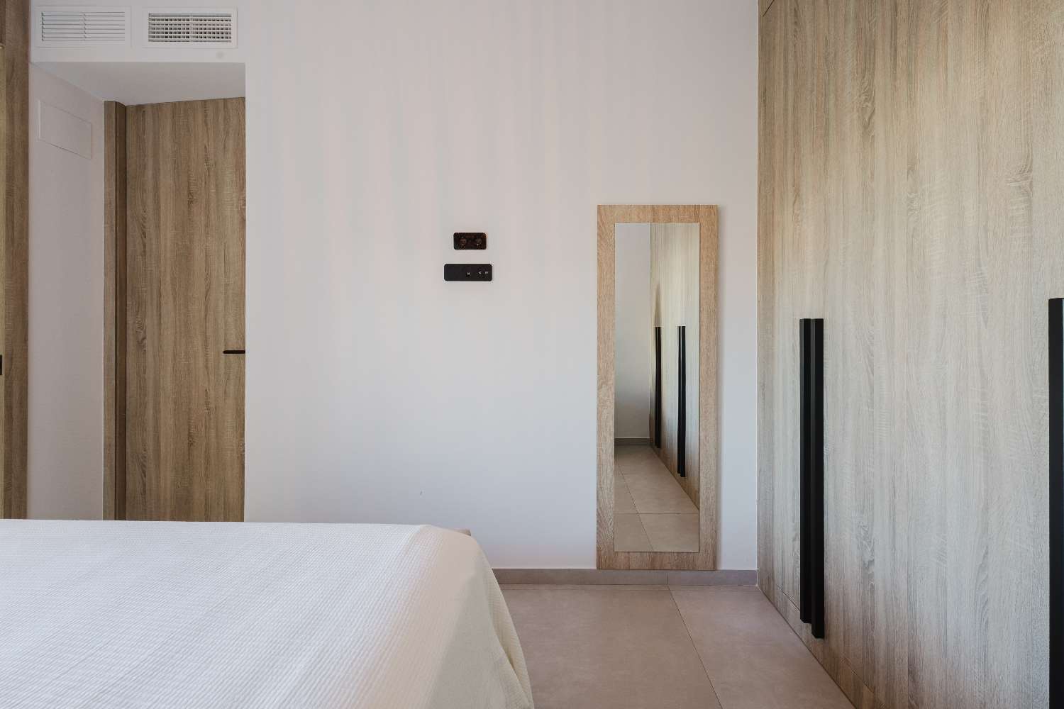 LUKSUSHUVILA YKSITYISELLÄ UIMA-ALLAALLA LA FINCA GOLF RESORTISSA – MODERNI MUOTOILU JA ETELÄSUUNTAINEN SUUNTA