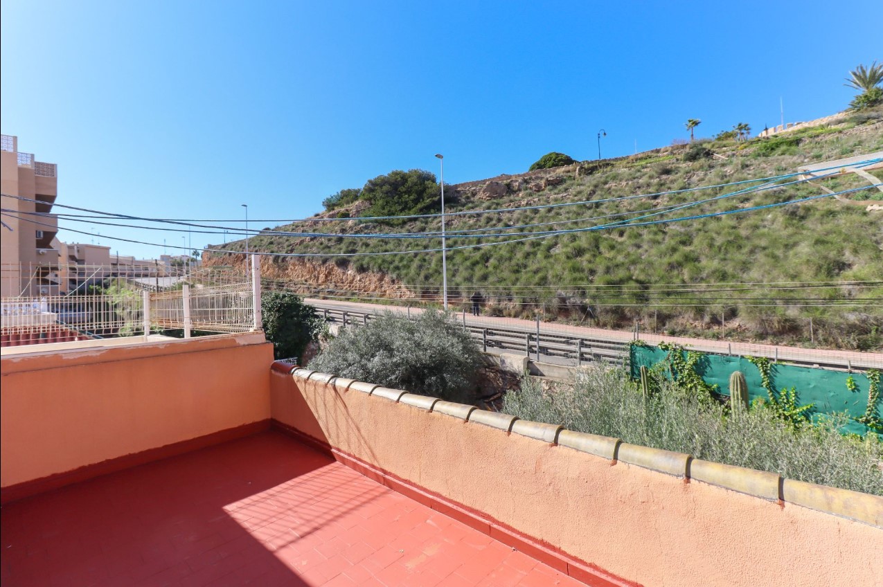 EXCLUSIVO CHALET ADOSADO A SOLO 150 M DE LA PLAYA EN CABO CERVERA CON SOLÁRIUM Y VISTAS AL MAR