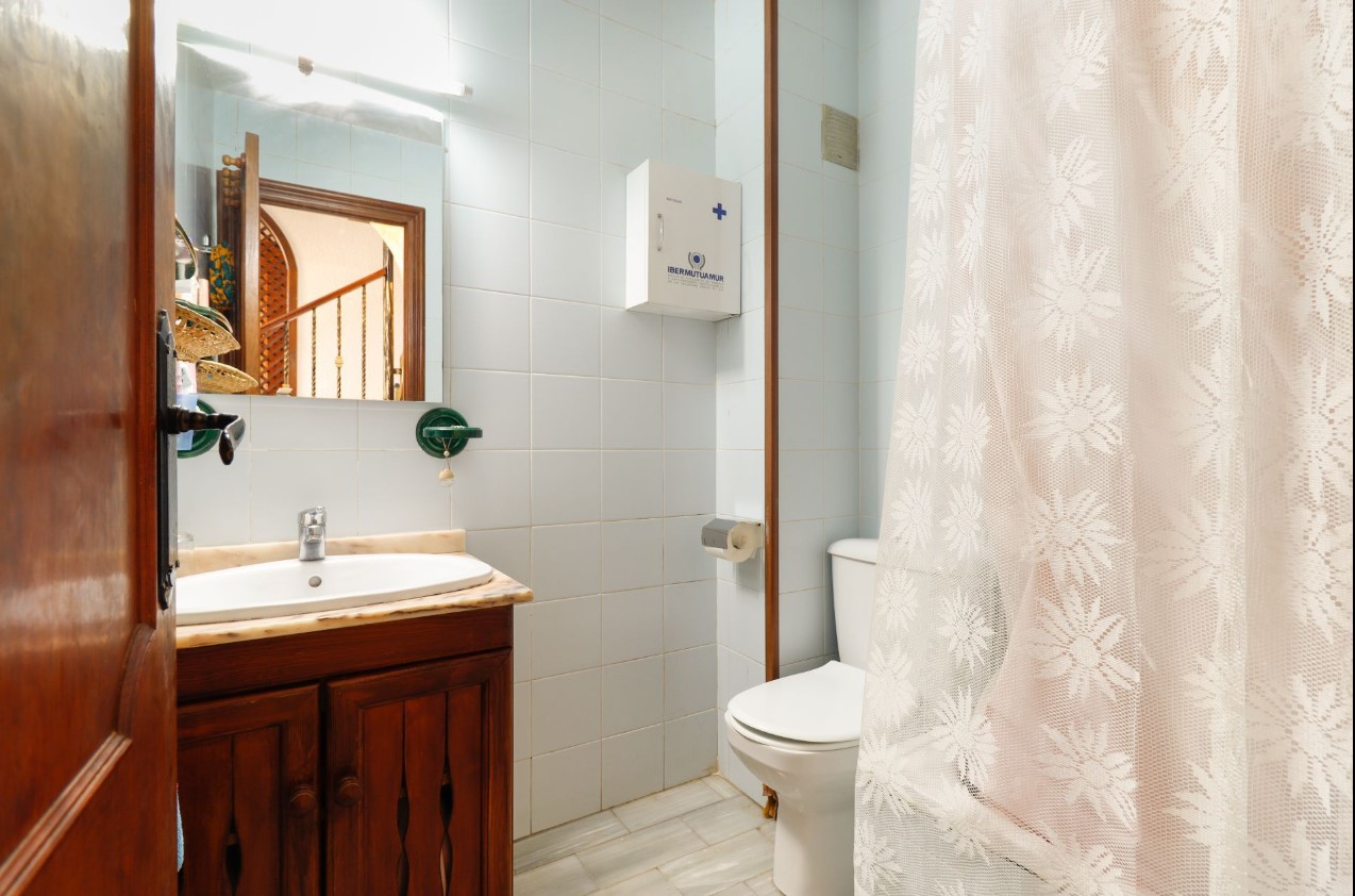 EXCLUSIVO CHALET ADOSADO A SOLO 150 M DE LA PLAYA EN CABO CERVERA CON SOLÁRIUM Y VISTAS AL MAR