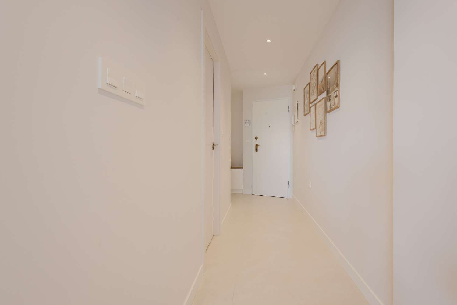 ESPECTACULAR APARTAMENTO DE LUJO EN PRIMERA LÍNEA DE MAR – 3 DORMITORIOS, REFORMADO EN 2025 Y VISTAS PANORÁMICAS AL MEDITERRÁNEO