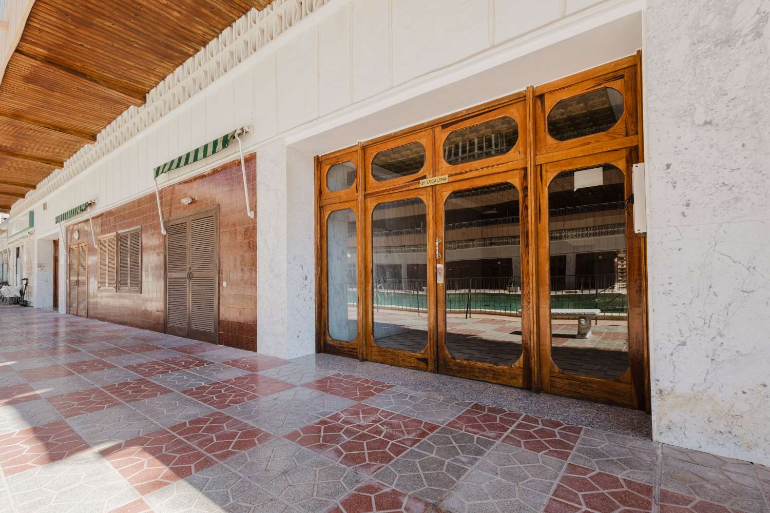 ESPECTACULAR APARTAMENTO DE LUJO EN PRIMERA LÍNEA DE MAR – 3 DORMITORIOS, REFORMADO EN 2025 Y VISTAS PANORÁMICAS AL MEDITERRÁNEO