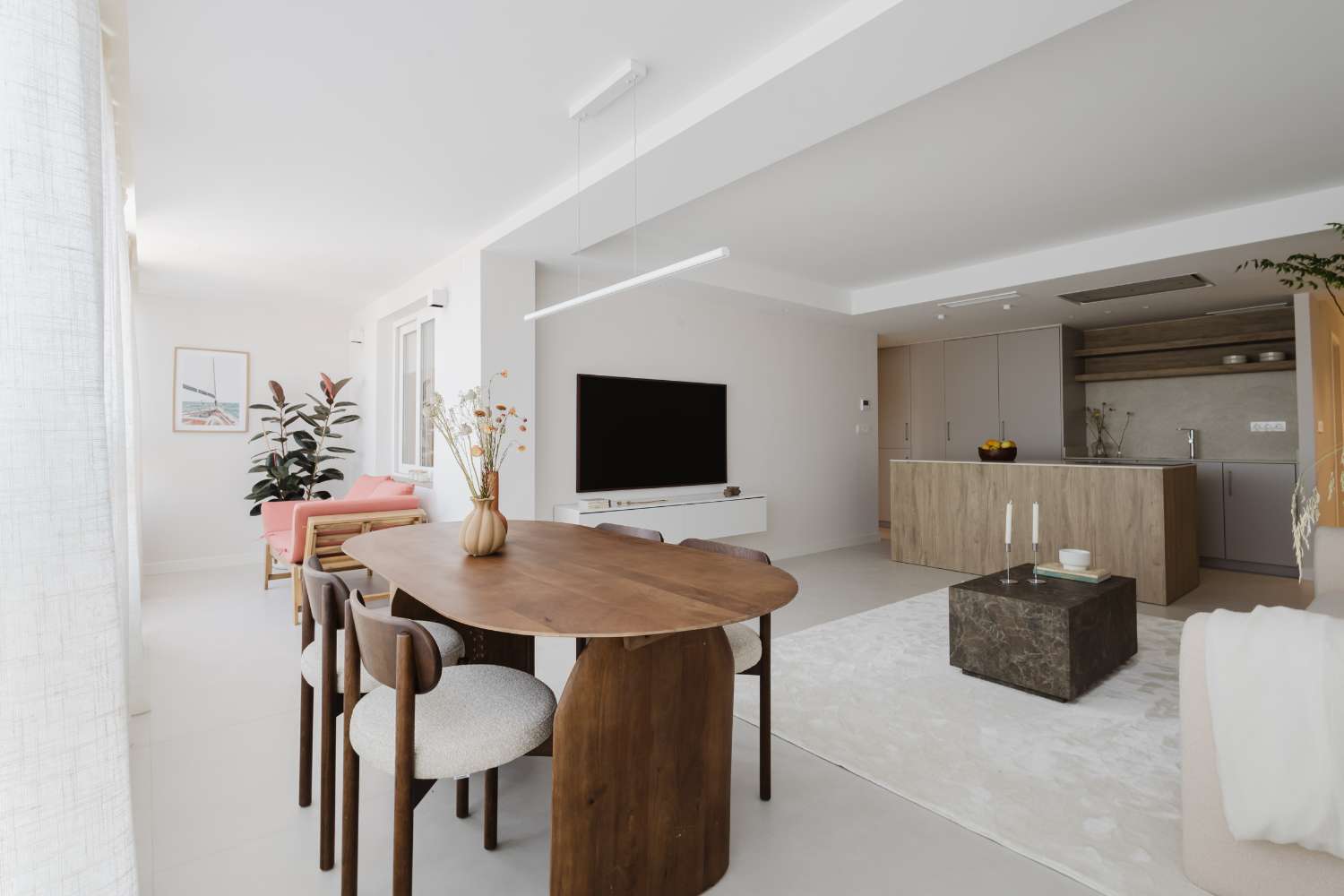 ESPECTACULAR APARTAMENTO DE LUJO EN PRIMERA LÍNEA DE MAR – 3 DORMITORIOS, REFORMADO EN 2025 Y VISTAS PANORÁMICAS AL MEDITERRÁNEO