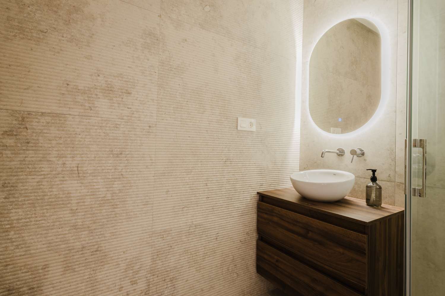 ESPECTACULAR APARTAMENTO DE LUJO EN PRIMERA LÍNEA DE MAR – 3 DORMITORIOS, REFORMADO EN 2025 Y VISTAS PANORÁMICAS AL MEDITERRÁNEO