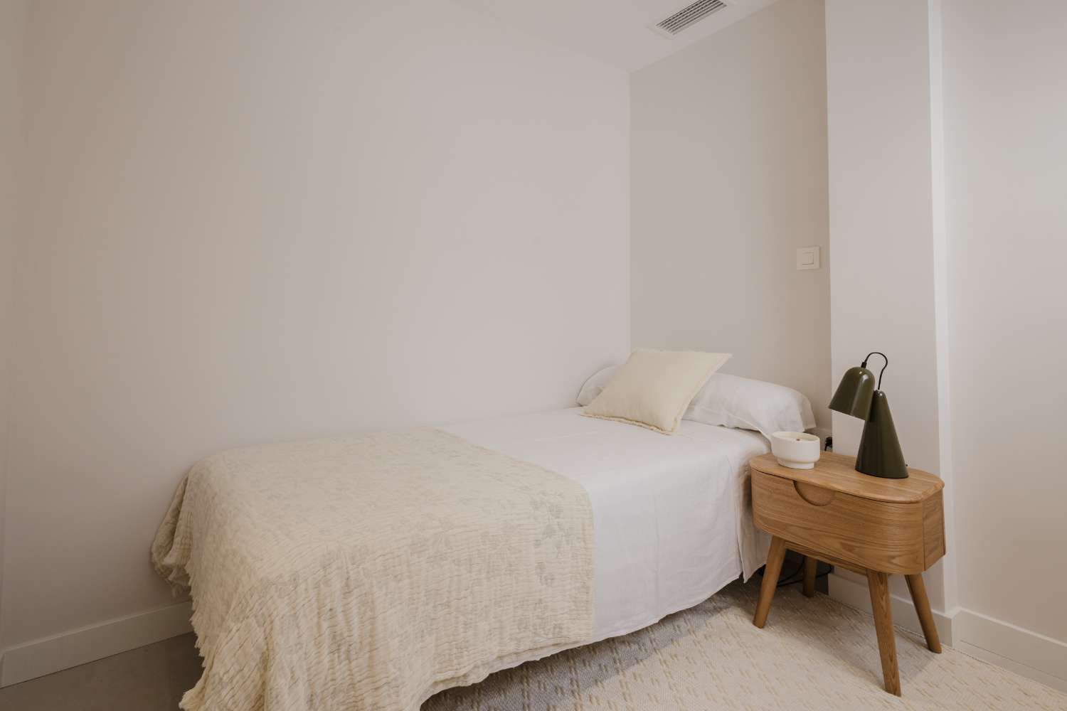 ESPECTACULAR APARTAMENTO DE LUJO EN PRIMERA LÍNEA DE MAR – 3 DORMITORIOS, REFORMADO EN 2025 Y VISTAS PANORÁMICAS AL MEDITERRÁNEO