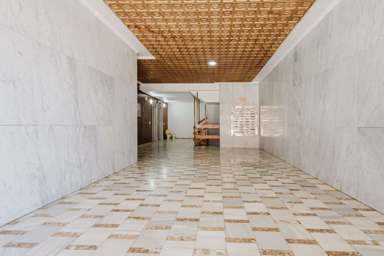 ESPECTACULAR APARTAMENTO DE LUJO EN PRIMERA LÍNEA DE MAR – 3 DORMITORIOS, REFORMADO EN 2025 Y VISTAS PANORÁMICAS AL MEDITERRÁNEO