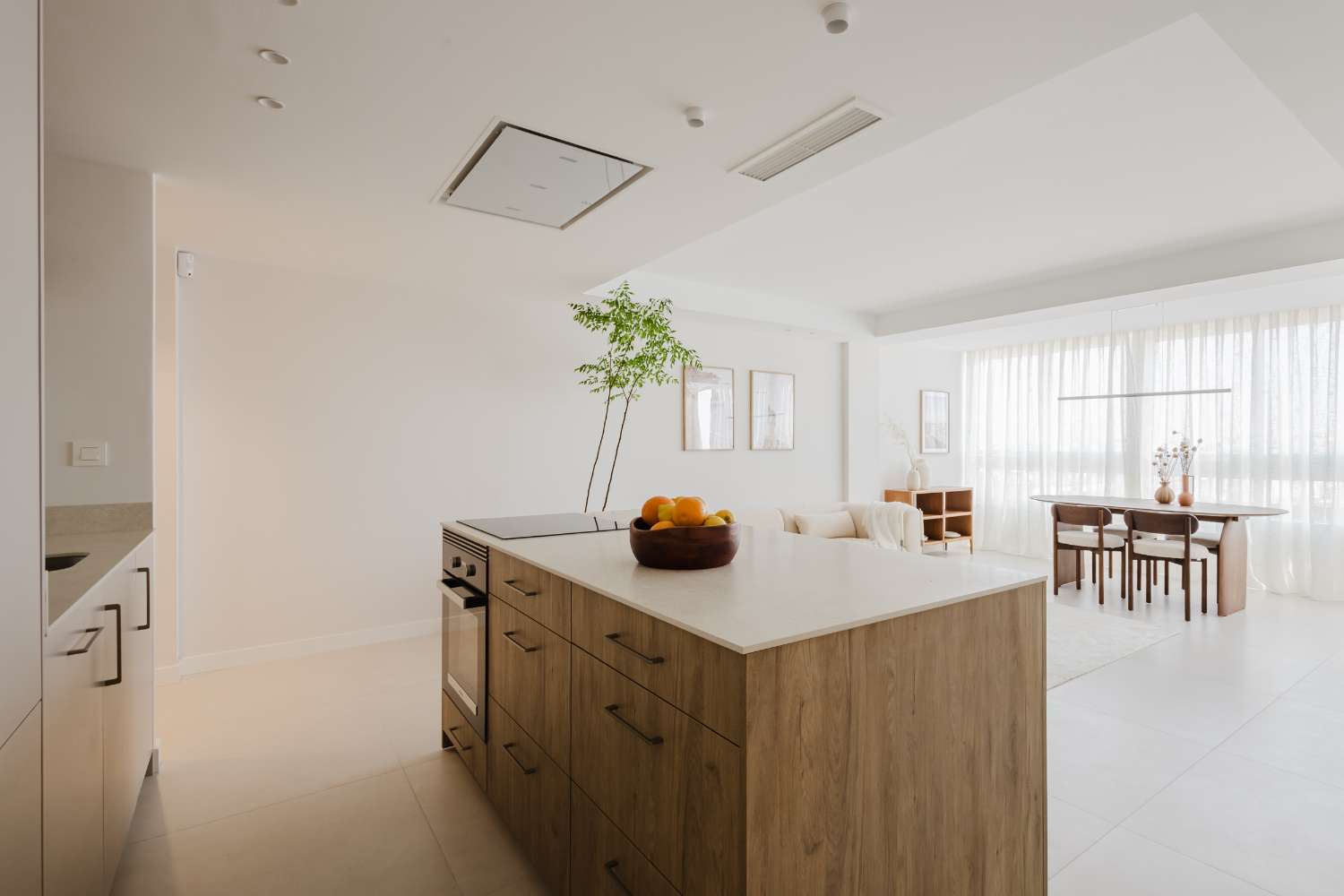 ESPECTACULAR APARTAMENTO DE LUJO EN PRIMERA LÍNEA DE MAR – 3 DORMITORIOS, REFORMADO EN 2025 Y VISTAS PANORÁMICAS AL MEDITERRÁNEO