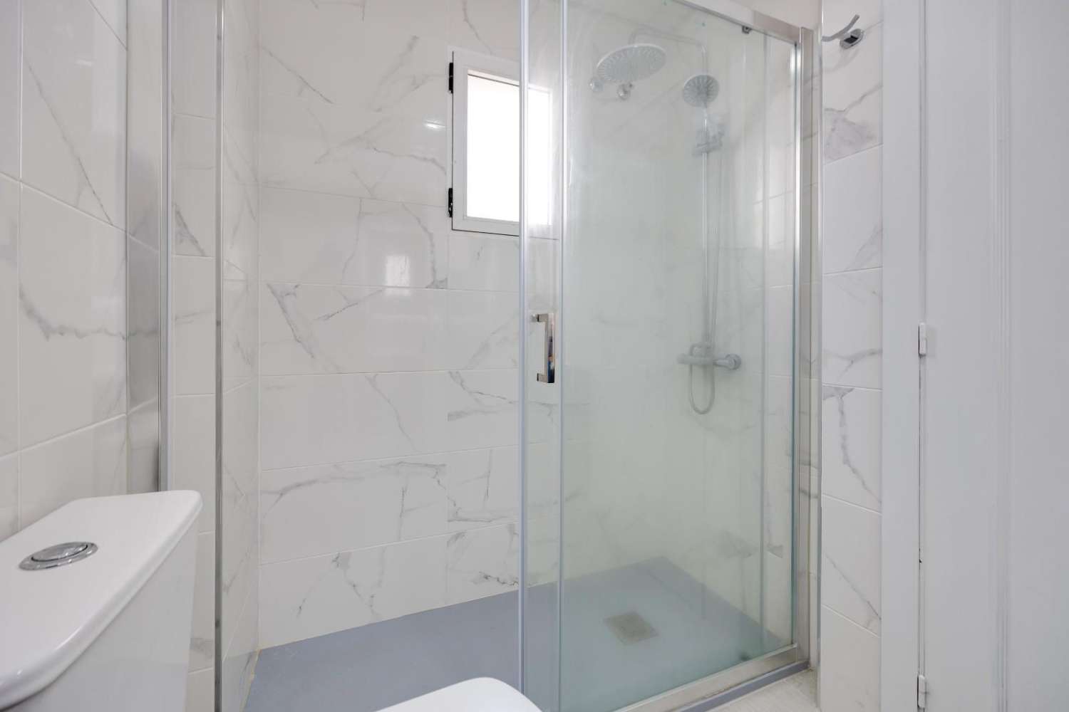 ЯРКИЙ ПЕНТХАУС С ТЕРРАСОЙ И ВИДОМ НА СОЛЯНЫЕ РАВНИНЫ И РОЗОВЫЕ ОЗЁРА — ПОЛНОСТЬЮ МЕБЛИРОВАННЫЙ — ИНВЕСТИЦИОННАЯ ВОЗМОЖНОСТЬ В ПАРКЕ ДЕ ЛАС НАСИОНЕС, ТОРРЕВЬЕХА