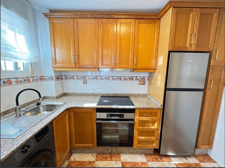 RENOVIERTES STADTHAUS MIT PRIVATEM SOLARIUM UND MEERBLICK IN EINER RUHIGEN GEGEND – EINZIEHUNGSBEREIT