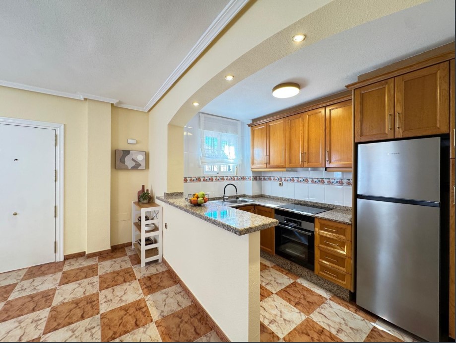 RENOVIERTES STADTHAUS MIT PRIVATEM SOLARIUM UND MEERBLICK IN EINER RUHIGEN GEGEND – EINZIEHUNGSBEREIT