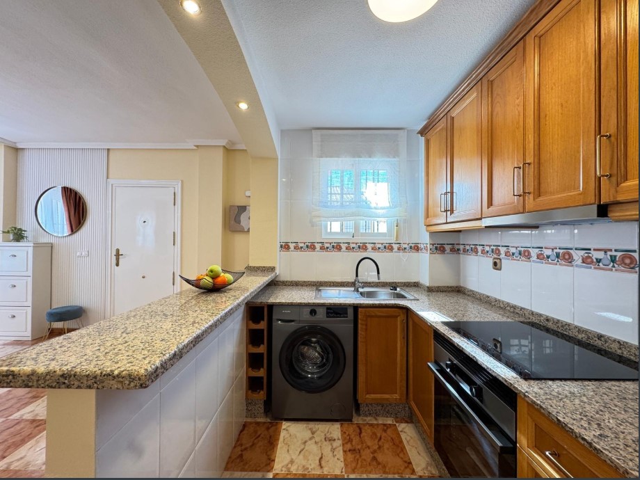 RENOVIERTES STADTHAUS MIT PRIVATEM SOLARIUM UND MEERBLICK IN EINER RUHIGEN GEGEND – EINZIEHUNGSBEREIT