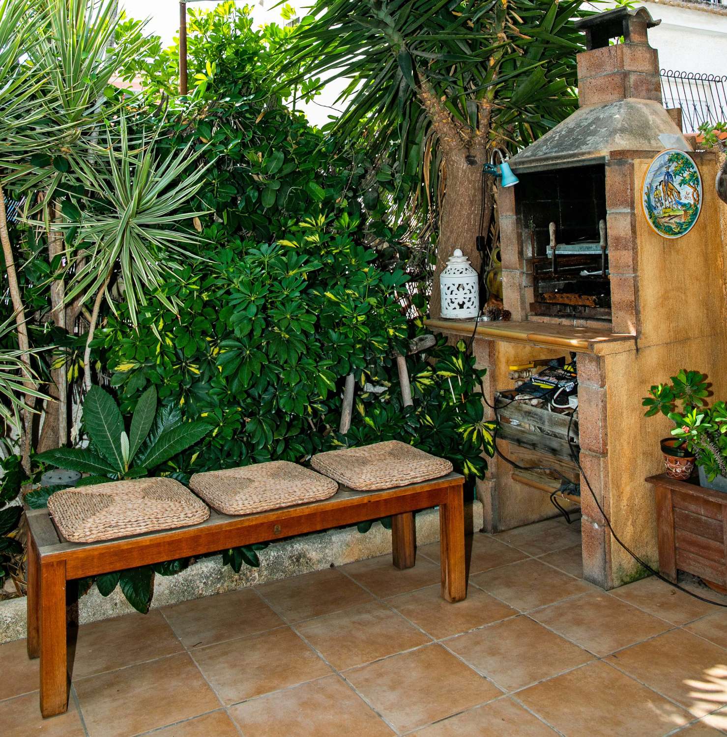 بنغلو تم تجديده يطل على الجنوب على بعد 300 متر من البحر – 3 غرف نوم، شرفة، مسبح وشواء في توريفيخا