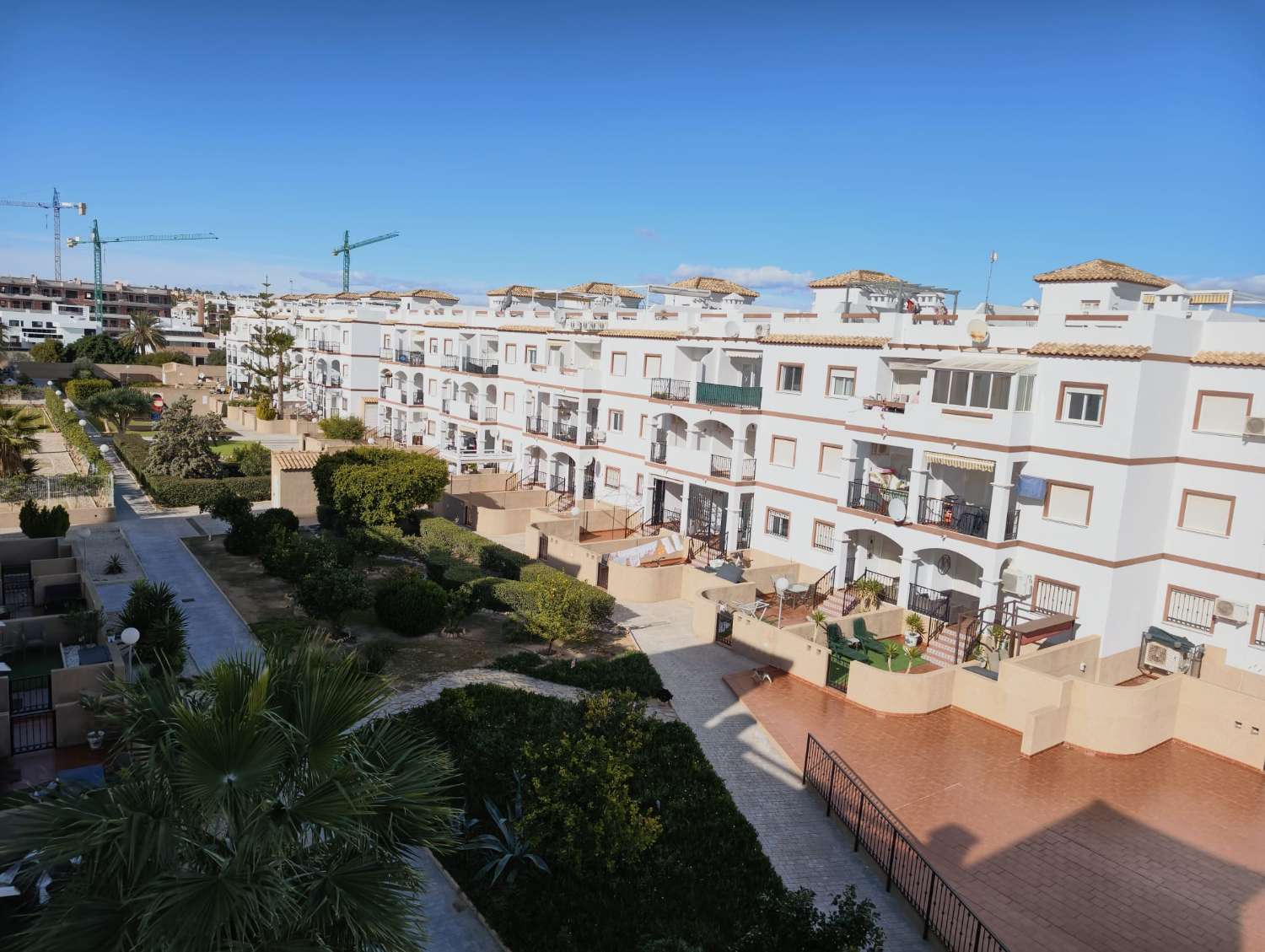 بنتهاوس مشرق مع غرفة خاصة ومناظر بحرية في بونتا بريما – مرآب ومسبح