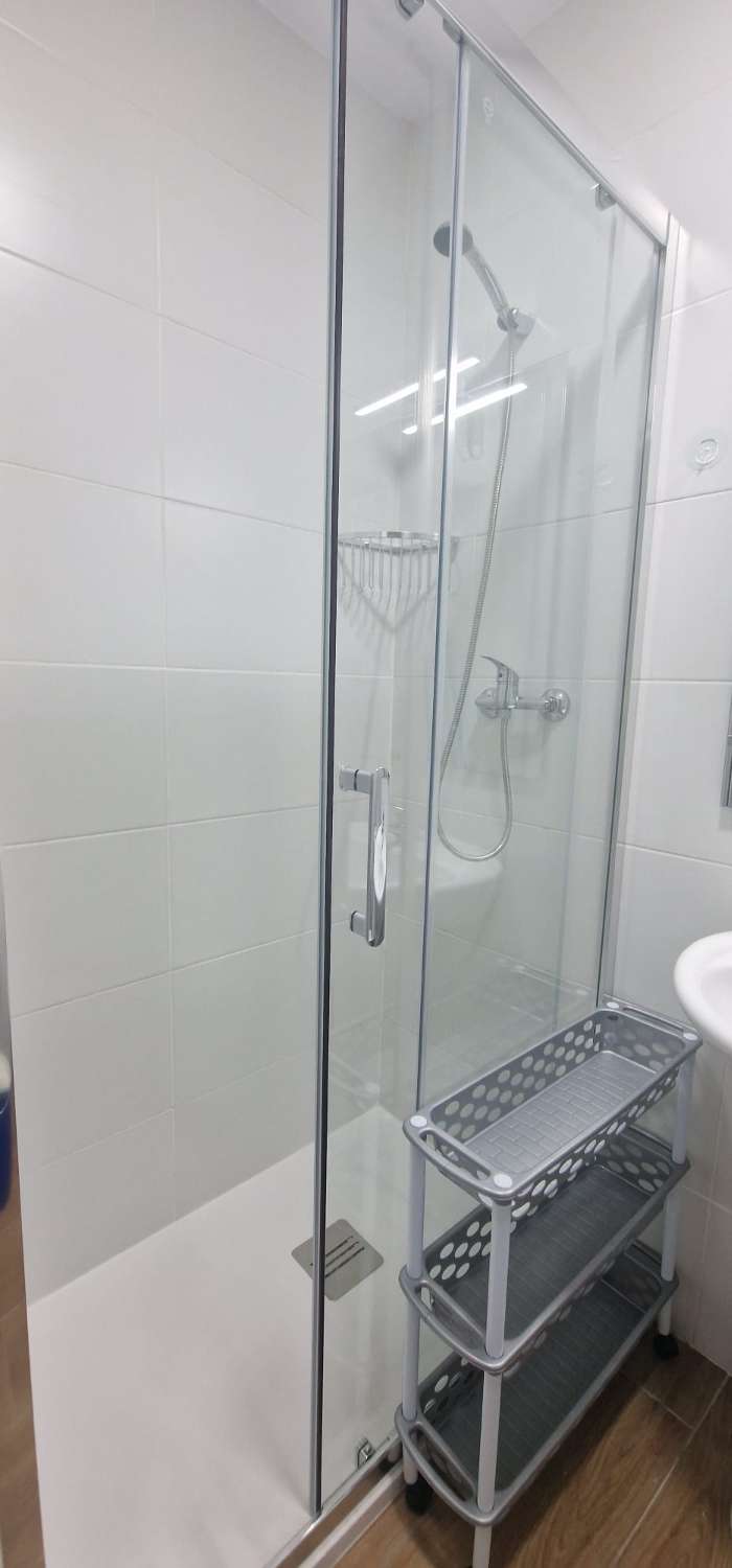 الاستثمار الفندقي في أليكانتي – بيت ضيافة جديد مع ترخيص، 9 استوديوهات مجهزة وربحية عالية