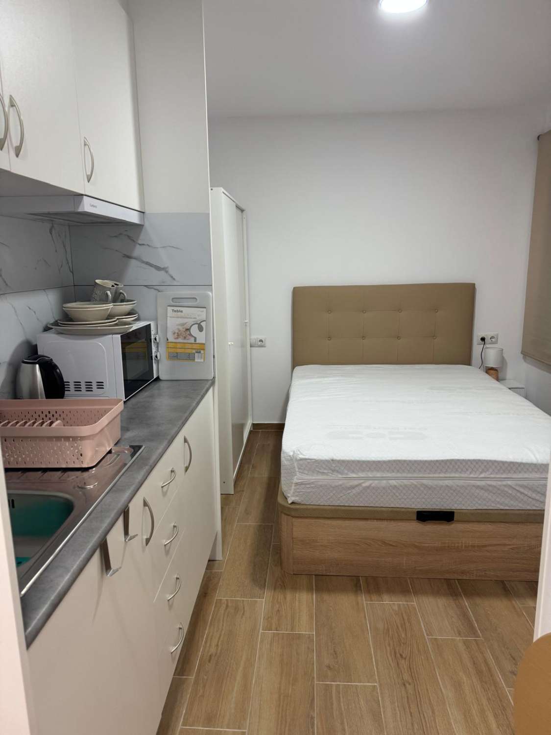 الاستثمار الفندقي في أليكانتي – بيت ضيافة جديد مع ترخيص، 9 استوديوهات مجهزة وربحية عالية