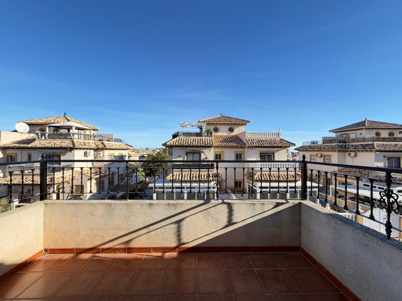 TOWNHOUSE WITH SOLARIUM, SEA AND MOUNTAIN VIEWS, PRIVATE PLOT AND POOL – LAS FILIPINAS, ORIHUELA COSTA