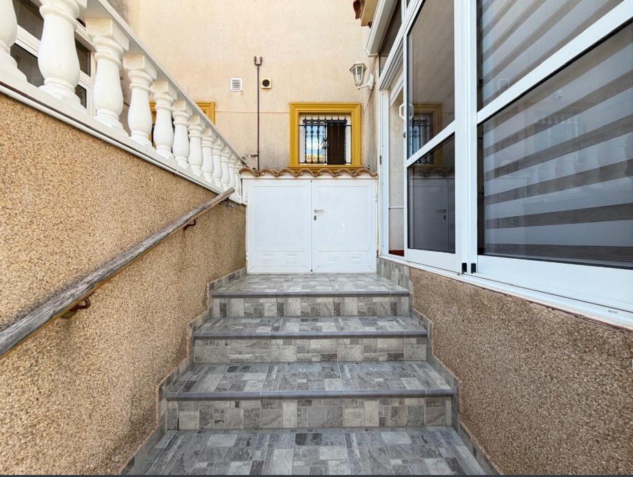 TOWNHOUSE WITH SOLARIUM, SEA AND MOUNTAIN VIEWS, PRIVATE PLOT AND POOL – LAS FILIPINAS, ORIHUELA COSTA