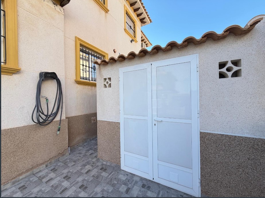 TOWNHOUSE WITH SOLARIUM, SEA AND MOUNTAIN VIEWS, PRIVATE PLOT AND POOL – LAS FILIPINAS, ORIHUELA COSTA