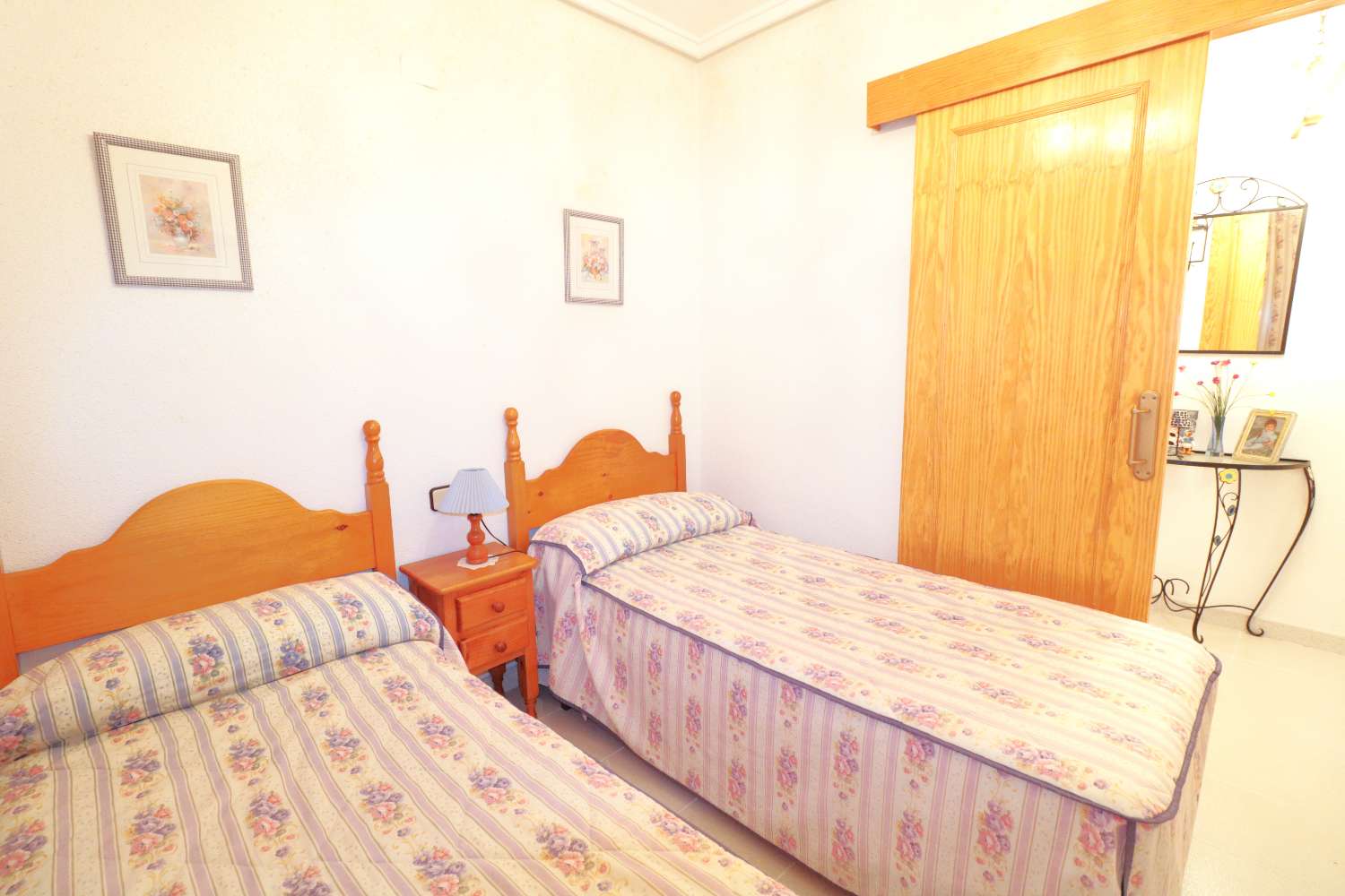 APARTAMENTO LUMINOSO A PASOS DE LA PLAYA CON PISCINA – 2 DORMITORIOS Y ALTA RENTABILIDAD