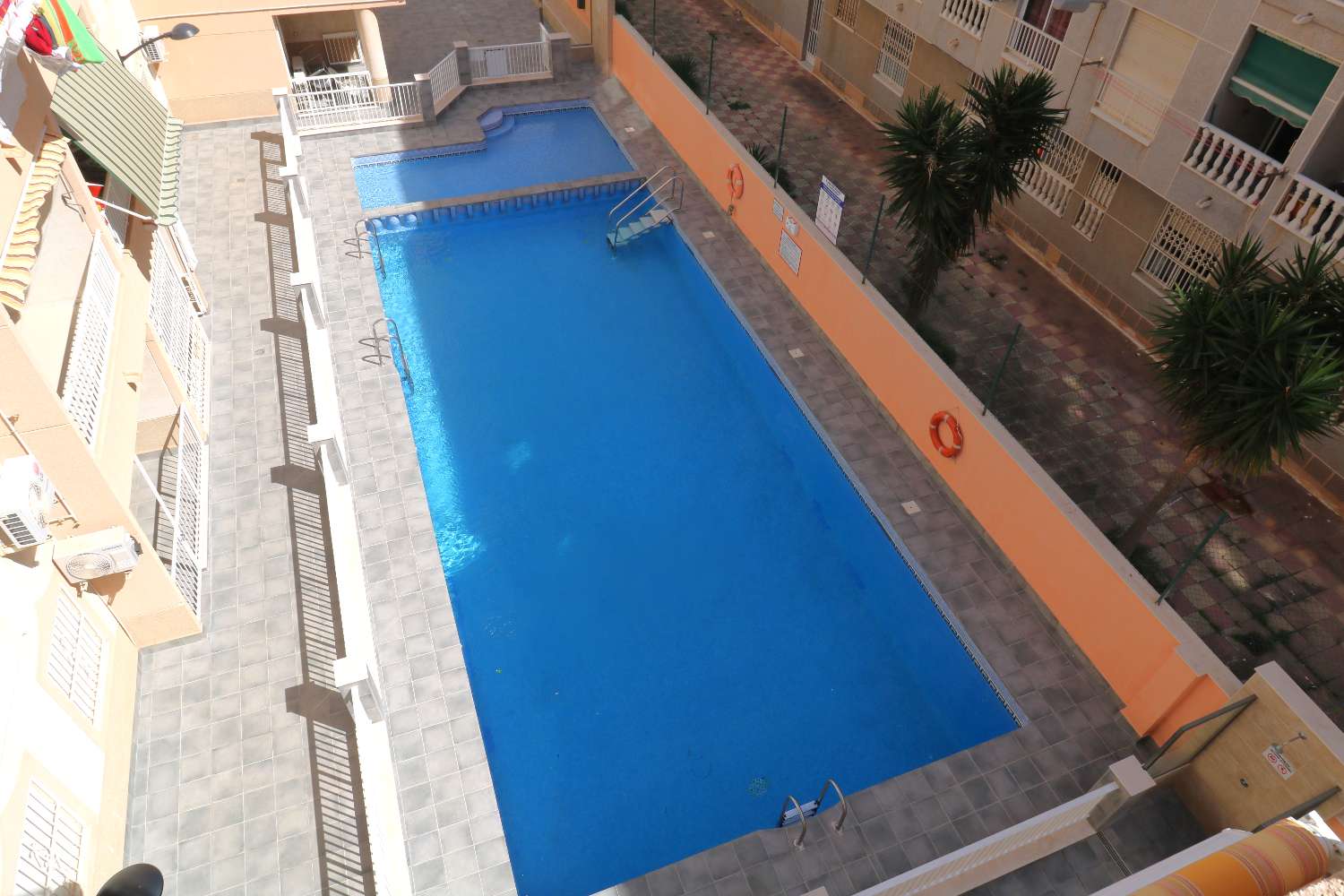 APARTAMENTO LUMINOSO A PASOS DE LA PLAYA CON PISCINA – 2 DORMITORIOS Y ALTA RENTABILIDAD