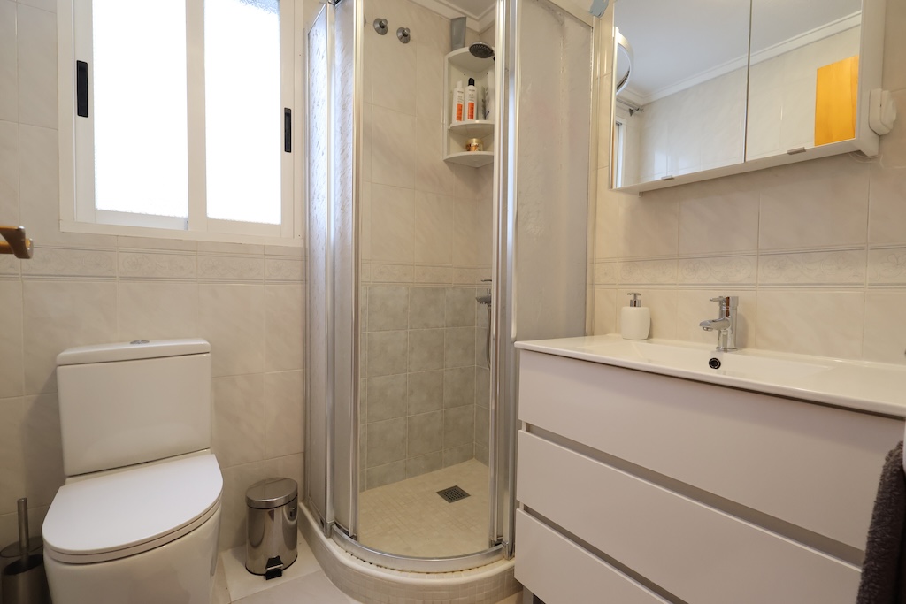 APARTAMENTO CON GARAJE Y TERRAZA SOLEADA A PASOS DE PLAYA DEL CURA Y LOS LOCOS – ORIENTACIÓN SUR