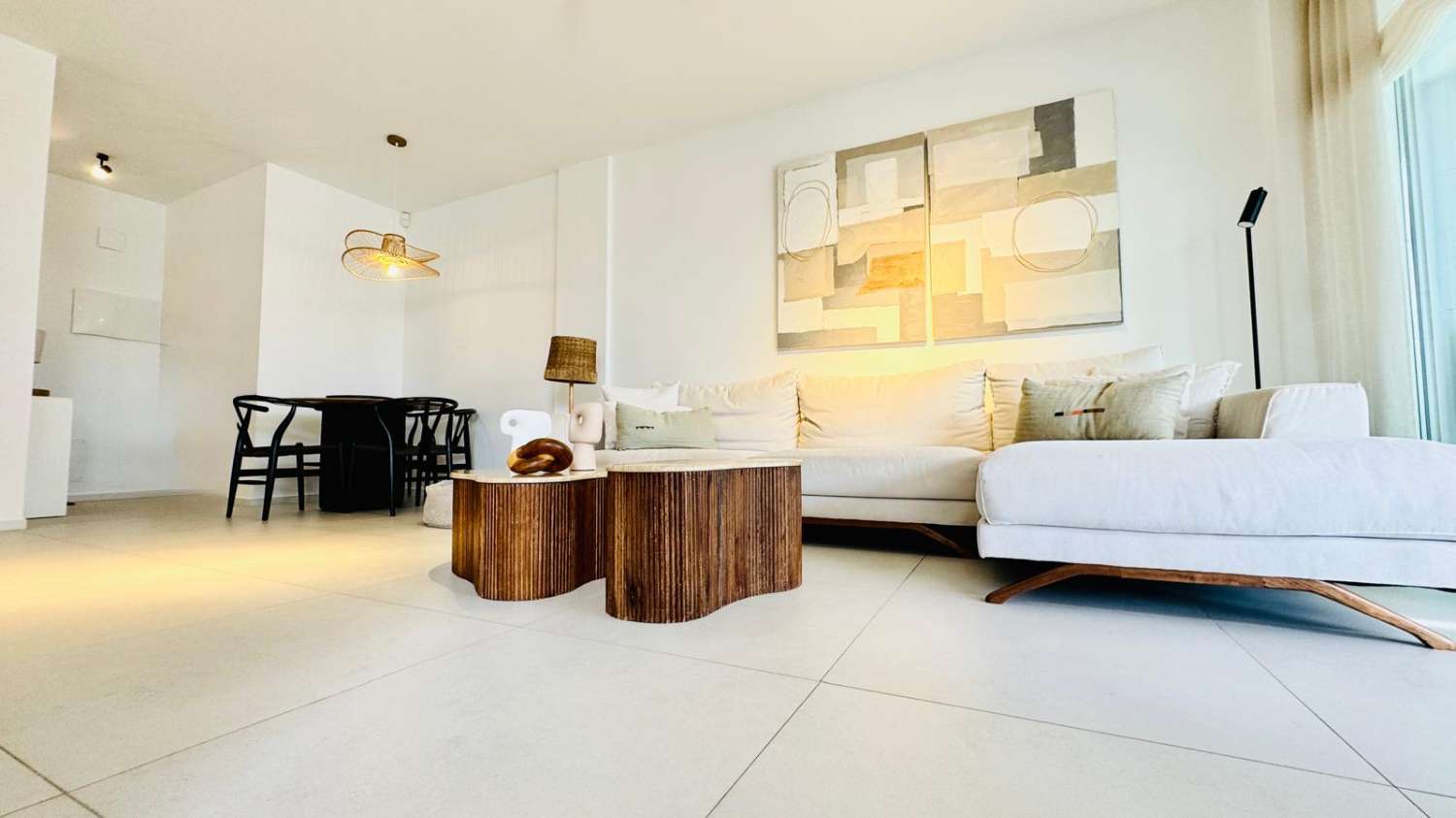 EXCLUSIVO ADOSADO EN ESQUINA REFORMADO A 200M DEL MAR EN LA VELETA – JARDÍN PRIVADO, 3 DORMITORIOS Y GARAJE