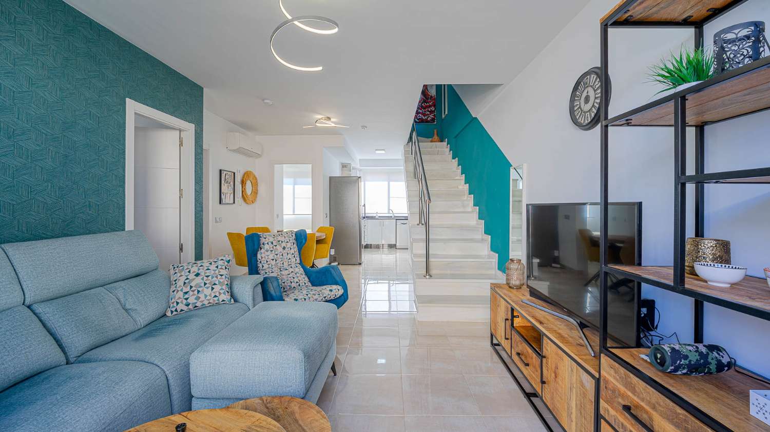 DÚPLEX MODERNO EN CABO ROIG CON SOLÁRIUM PRIVADO, VISTAS ABIERTAS Y PISCINA