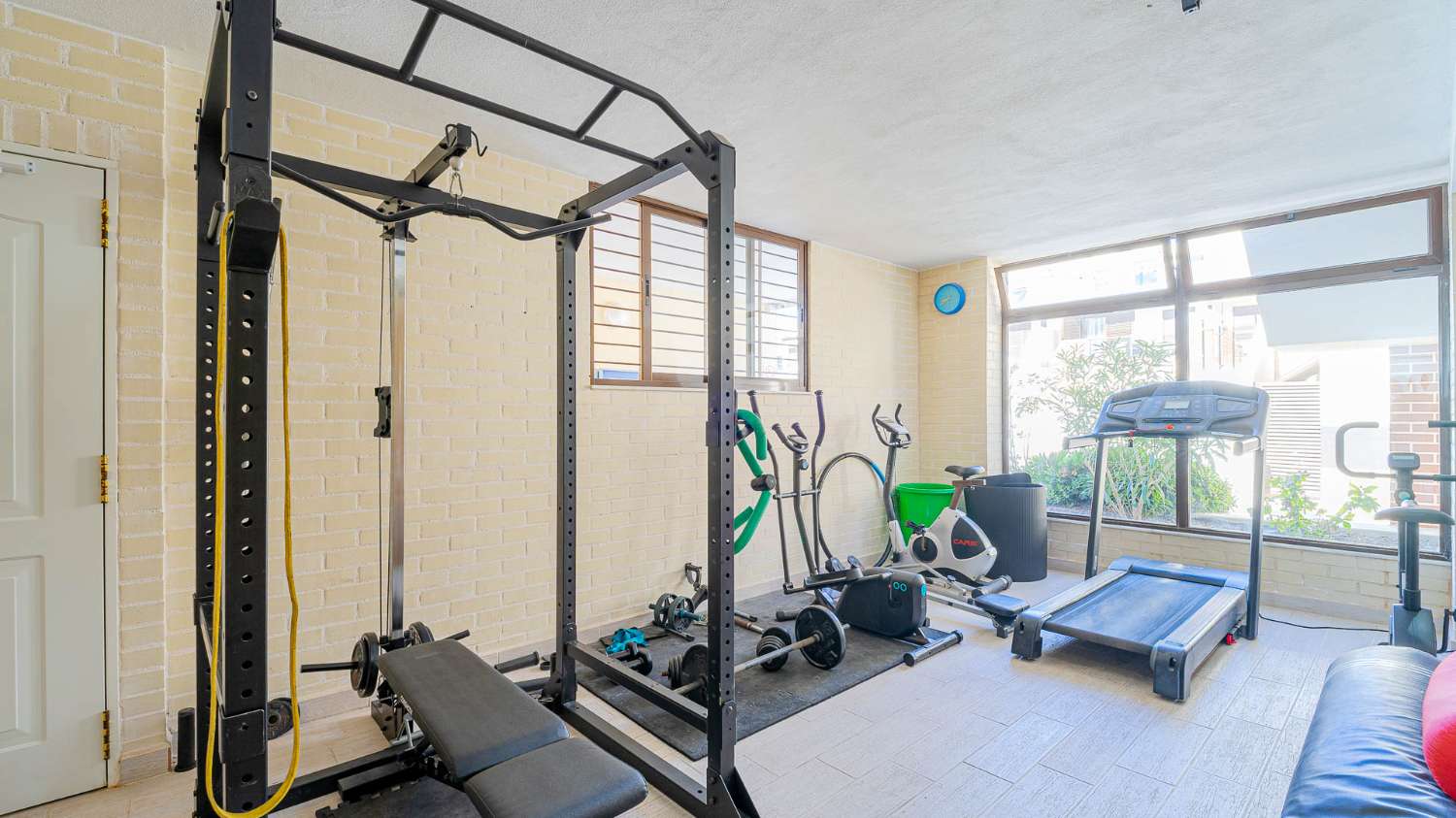 DÚPLEX MODERNO EN CABO ROIG CON SOLÁRIUM PRIVADO, VISTAS ABIERTAS Y PISCINA