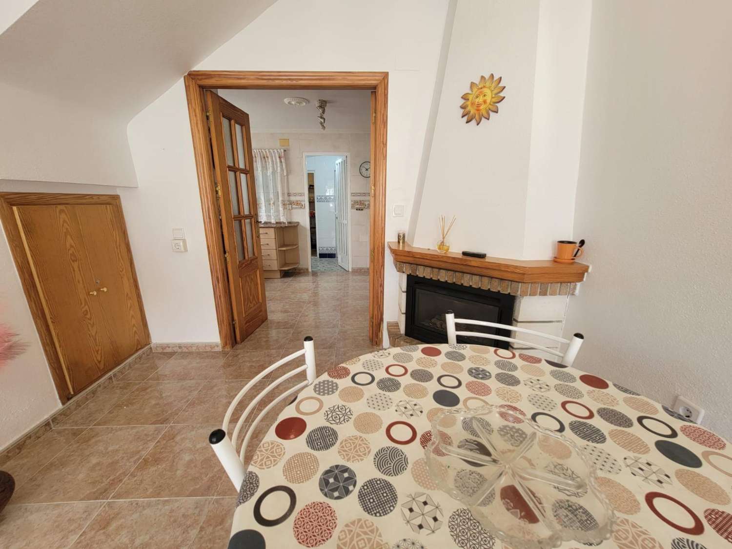 ESPECTACULAR ADOSADO EN TORRE DE LA HORADADA, A 10 MINUTOS DE LA PLAYA, ORIENTACIÓN SUR Y TERRAZA PANORÁMICA