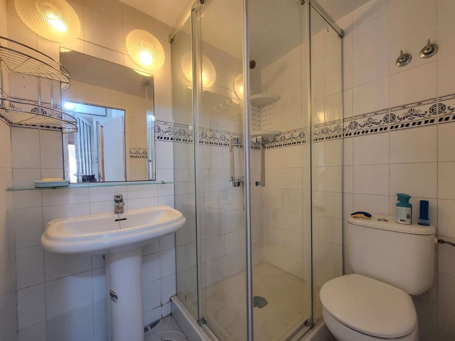 ESPECTACULAR ADOSADO EN TORRE DE LA HORADADA, A 10 MINUTOS DE LA PLAYA, ORIENTACIÓN SUR Y TERRAZA PANORÁMICA