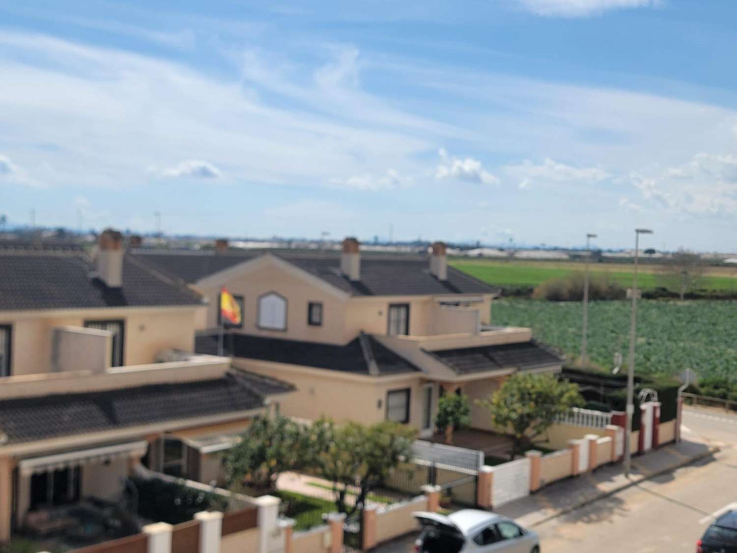 ESPECTACULAR ADOSADO EN TORRE DE LA HORADADA, A 10 MINUTOS DE LA PLAYA, ORIENTACIÓN SUR Y TERRAZA PANORÁMICA